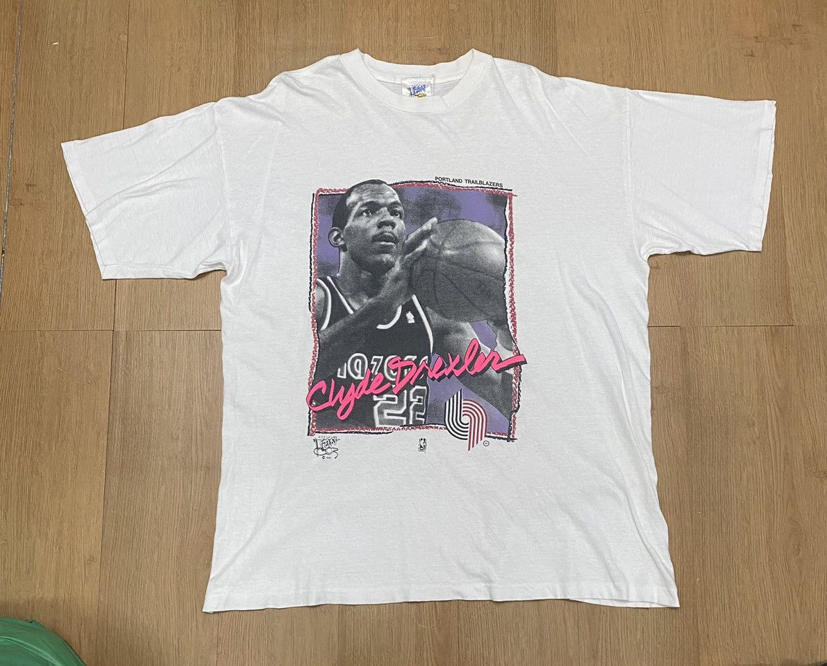 image of NBA x Vintage Best Offervintage Clyde Drexler American Basketball Tshirt in White, Men's