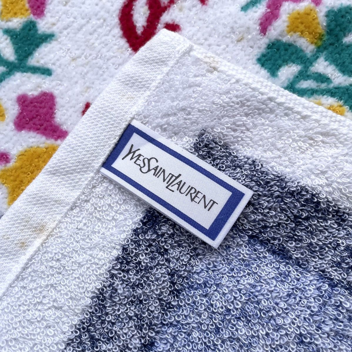 Yves Saint Laurent Yves Saint Laurent Paris YSL Floral Long Face Towel Size ONE SIZE - 4 Thumbnail