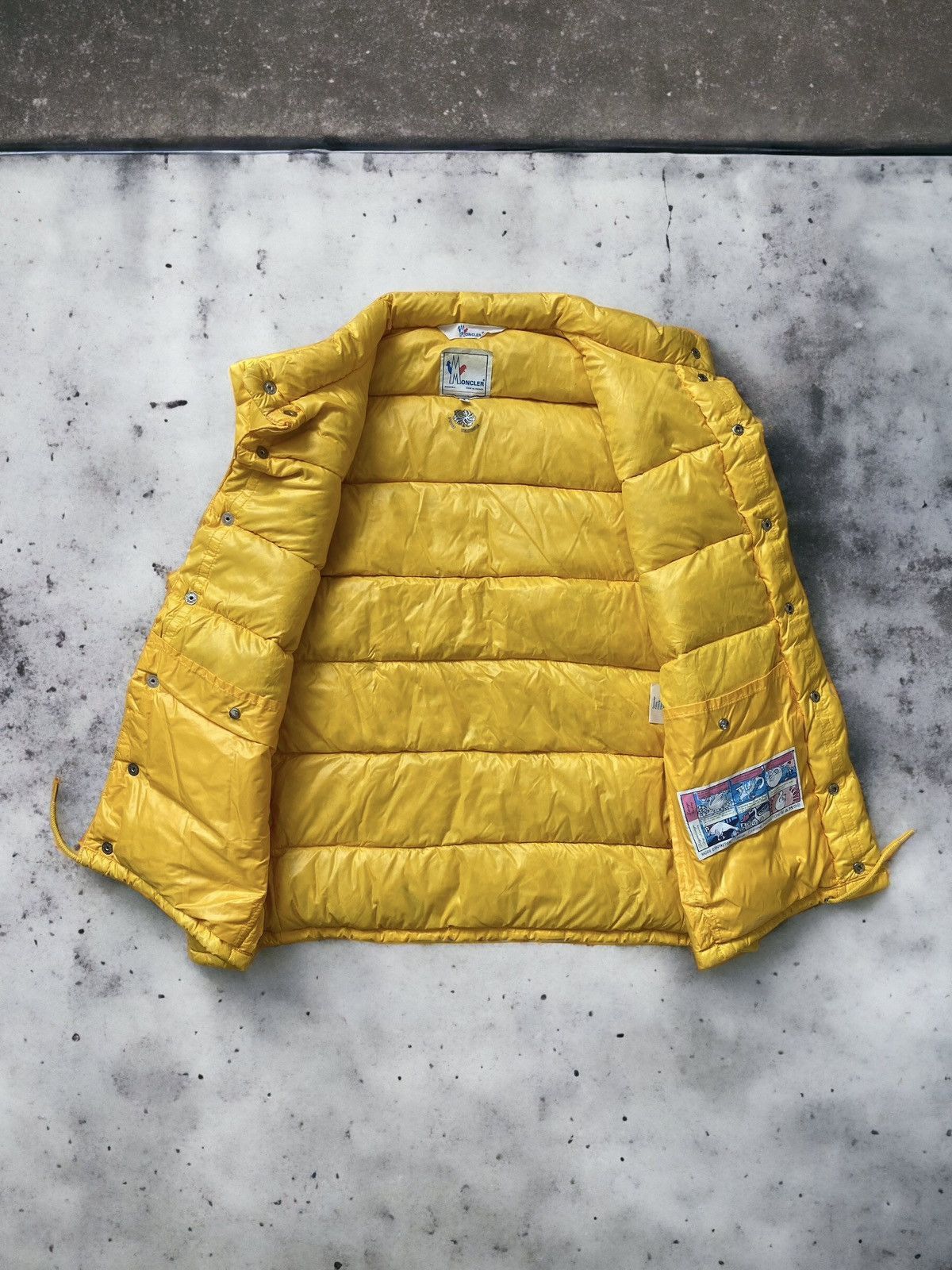 Moncler Rare Vintage Moncler Yellow Down Vest Puffer Gilet Jacket Size US L / EU 52-54 / 3 - 3 Thumbnail