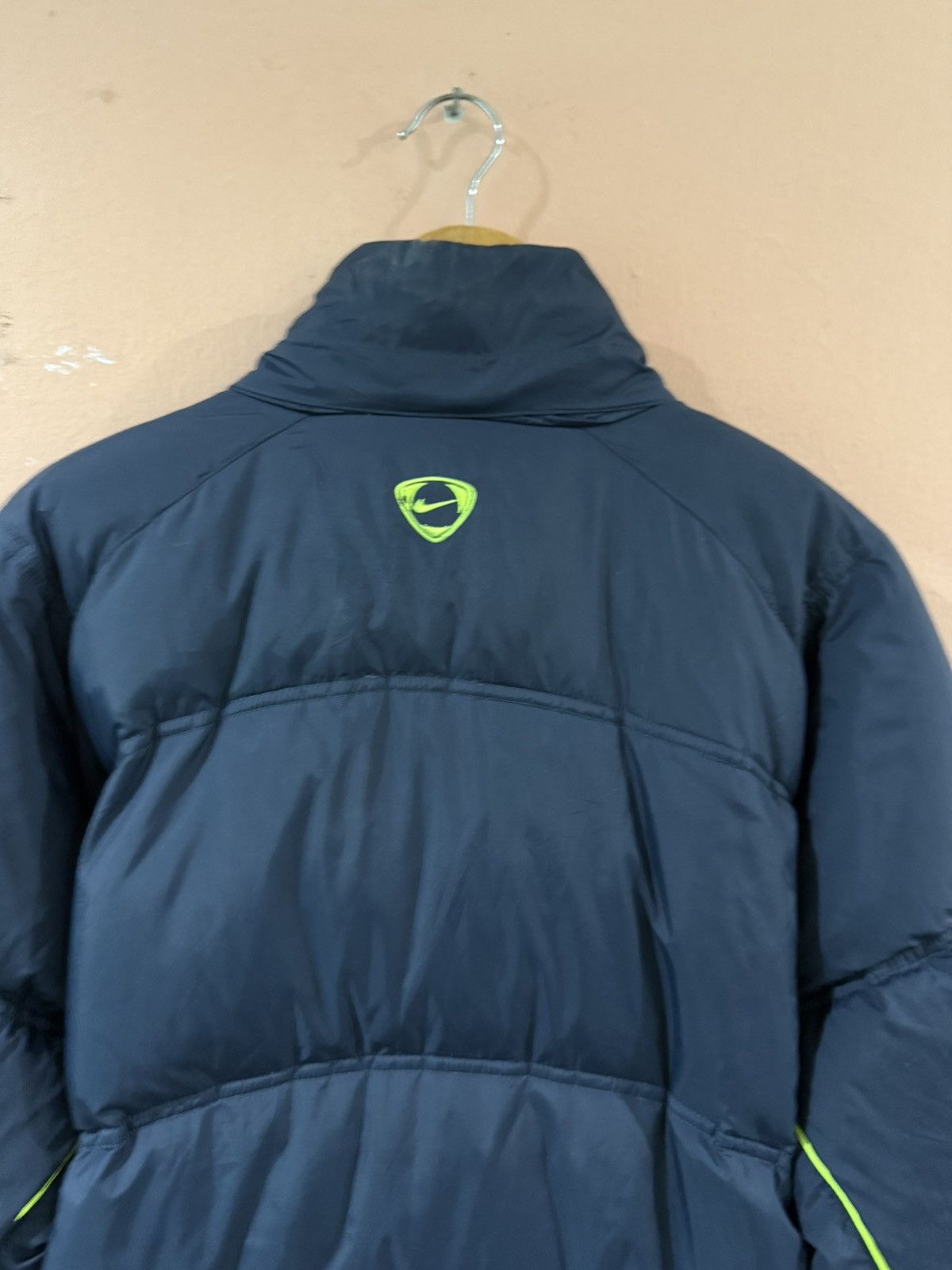 Nike Vtg Nike FC Barcelona Official Puffer Down Jacket Size US M / EU 48-50 / 2 - 8 Thumbnail