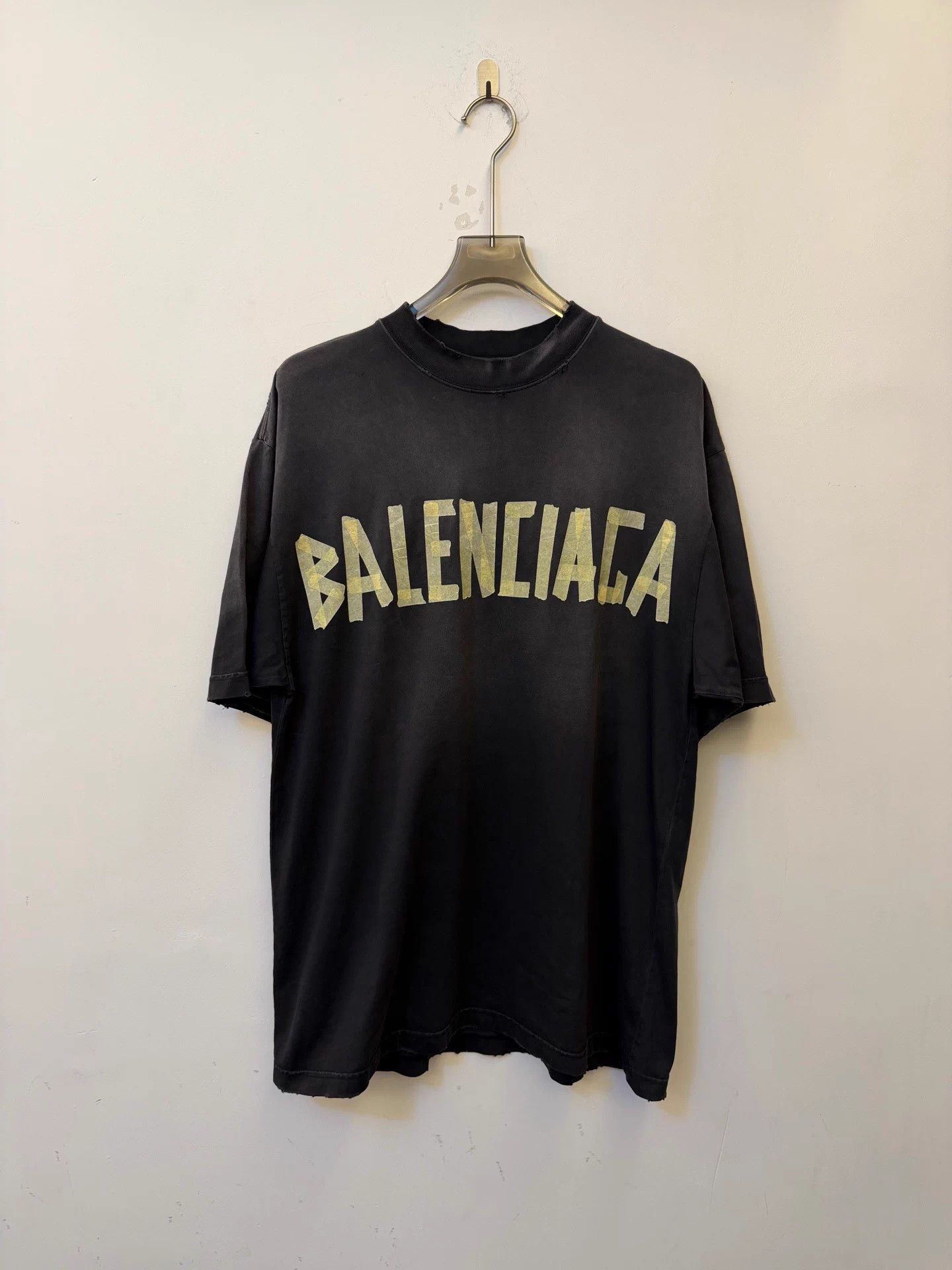 Balenciaga Balenciaga TAPE TYPE SS24 Tape Logo Knit Tee Dark Gray XS Size US XS / EU 42 / 0 - 1 Thumbnail