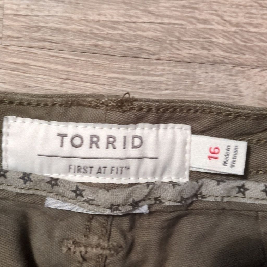 Torrid Torrid First At Fit Green Pants Size 16 Size 38" / US 16 / IT 52 - 4 Thumbnail