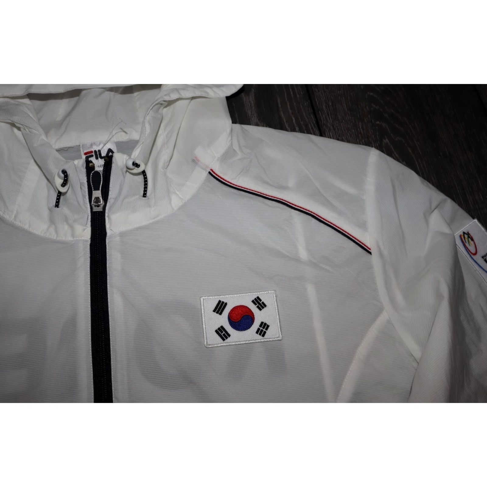 Fila KOREAL NATIONAL TEAM 27TH SUMMER UNIVERSIADE 2013 KAZAN RUSSIA LIGHT TOP FILA XL Shirt Mens XL White 2013 Universiade 27th Korea Team FILA Size US XL / EU 56 / 4 - 3 Thumbnail