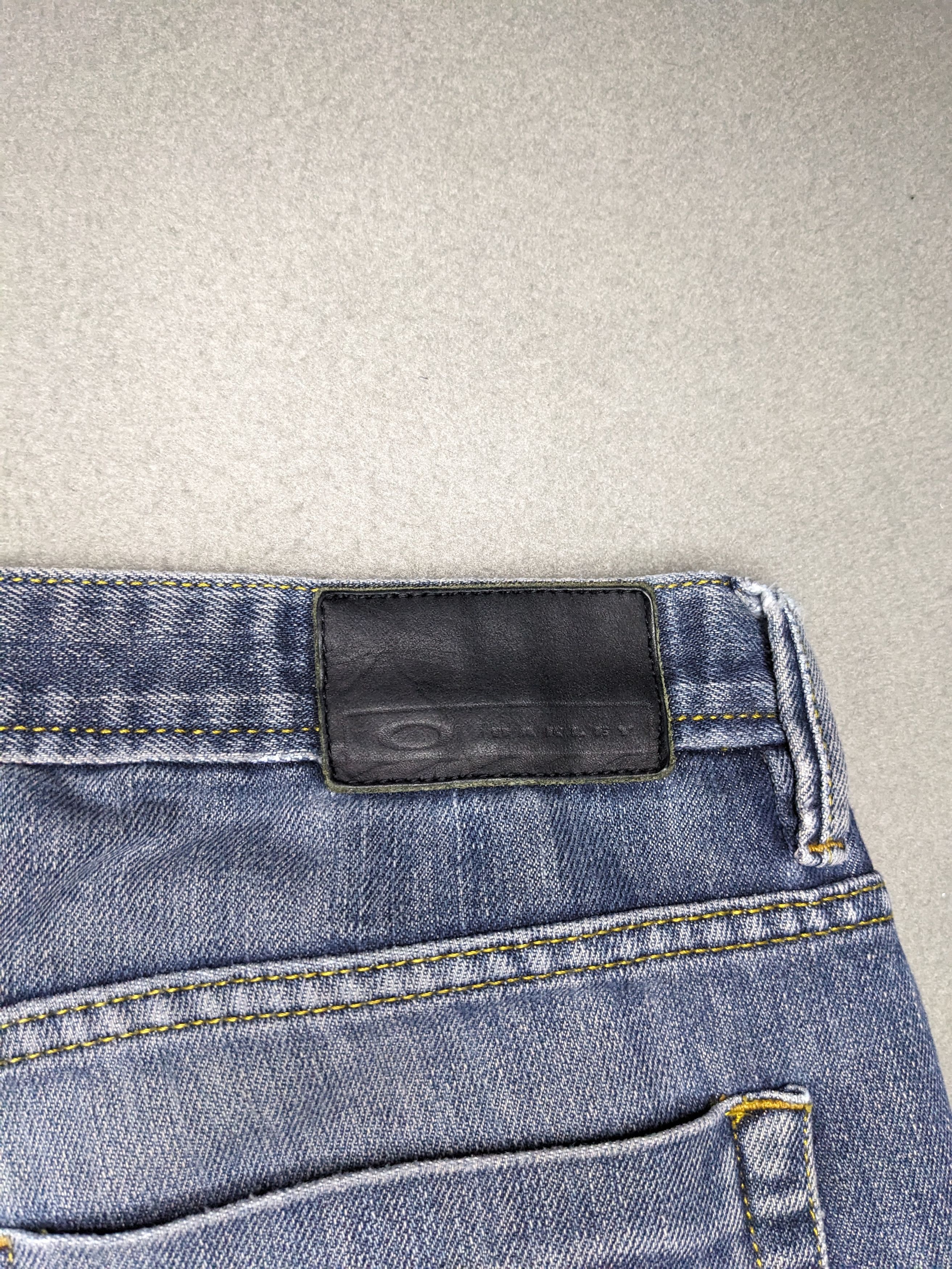 Oakley VTG Oakley Jeans 34x30 Straight Distressed Y2K Gorpcore Size US 34 / EU 50 - 11 Thumbnail