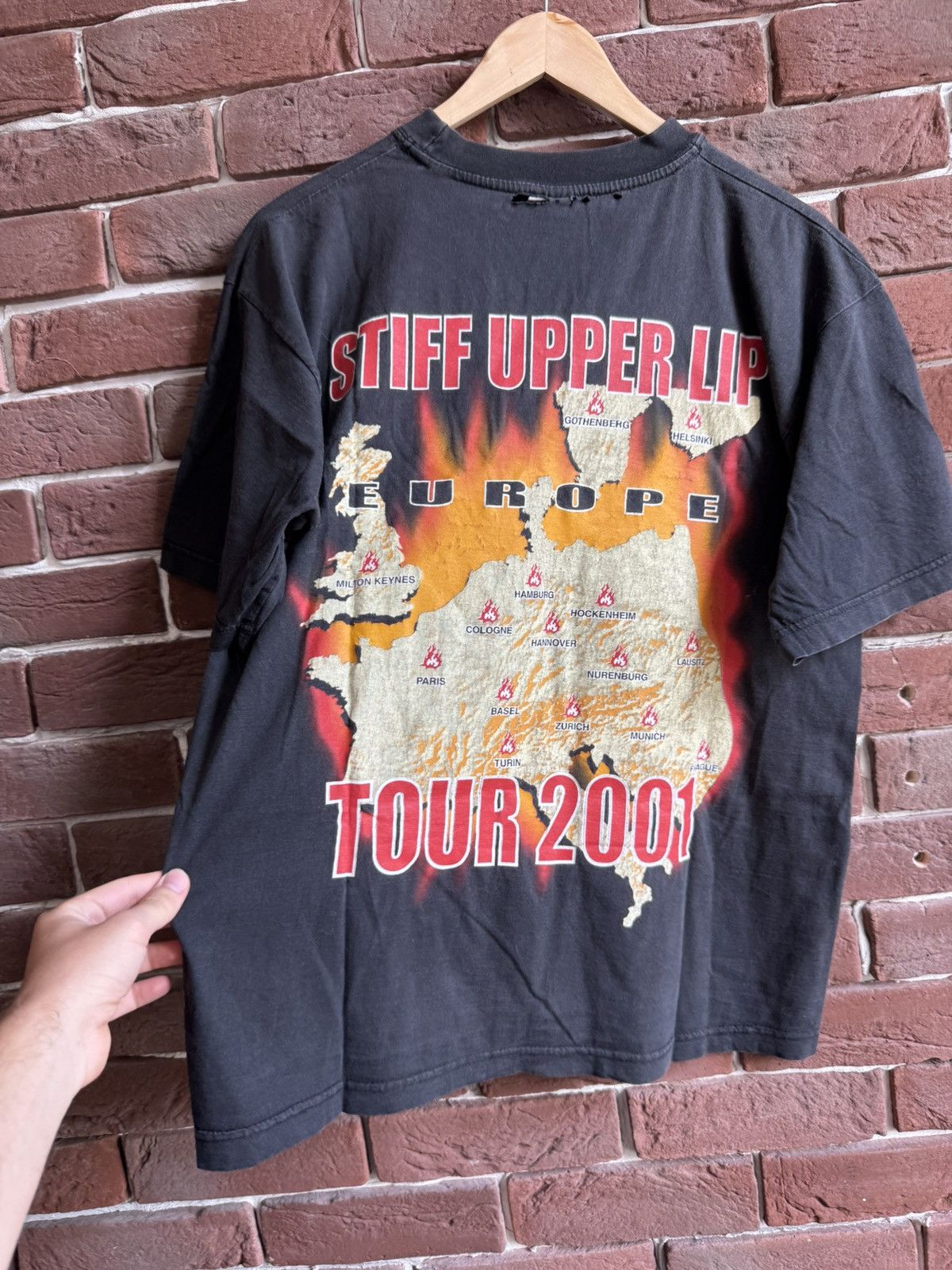 Band Tees Rare Vintage 2000 AC/DC Stiff Upper Lip Tour Rock Band Tee Size US M / EU 48-50 / 2 - 7 Thumbnail