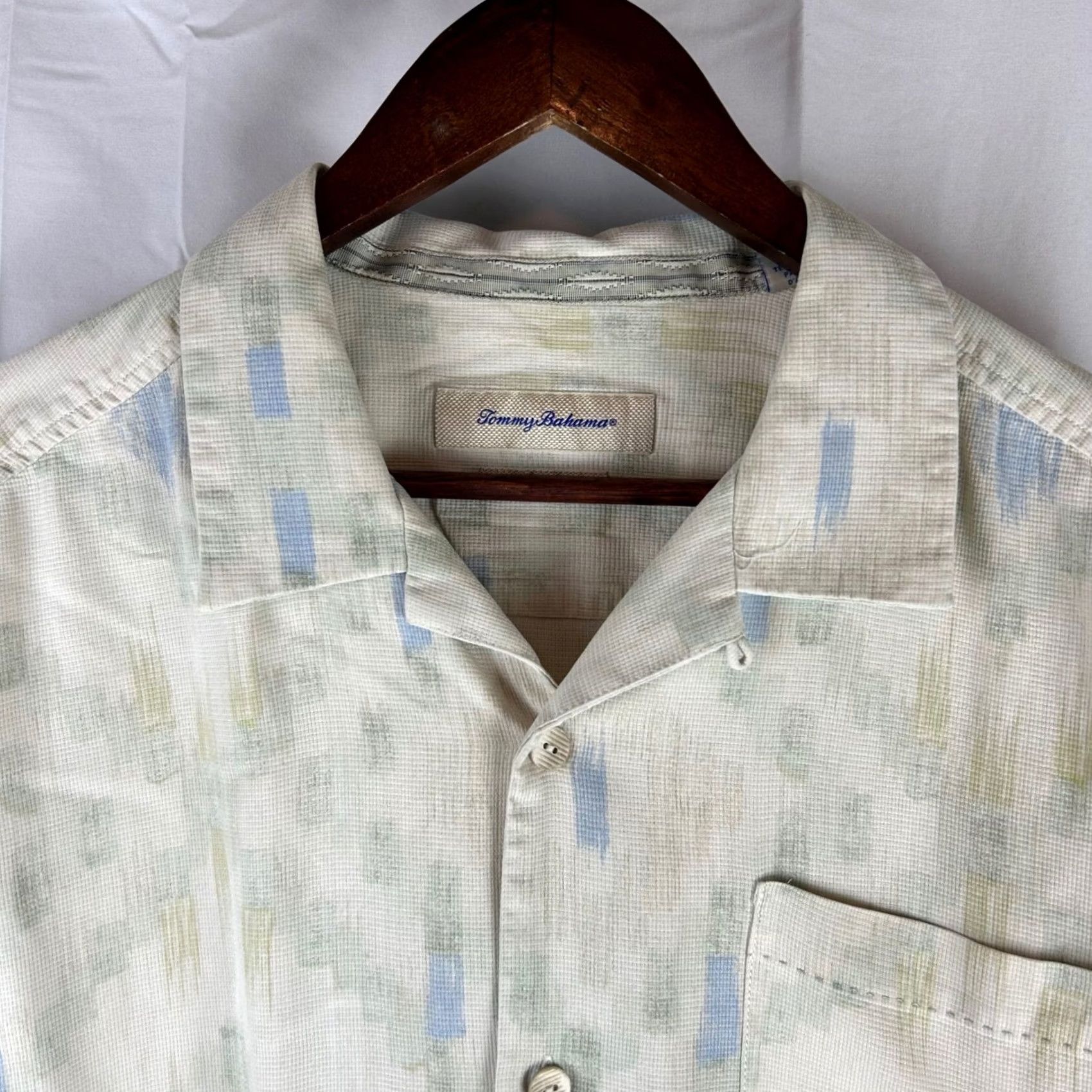 Tommy Bahama Tommy Bahama Silk Button Up Shirt Mens Large Cream Blue Geometric Ikat Print Clothing Shirt Mens L Cream Blue Geometric Ikat Print Silk Button Up Size US L / EU 52-54 / 3 - 2 Thumbnail