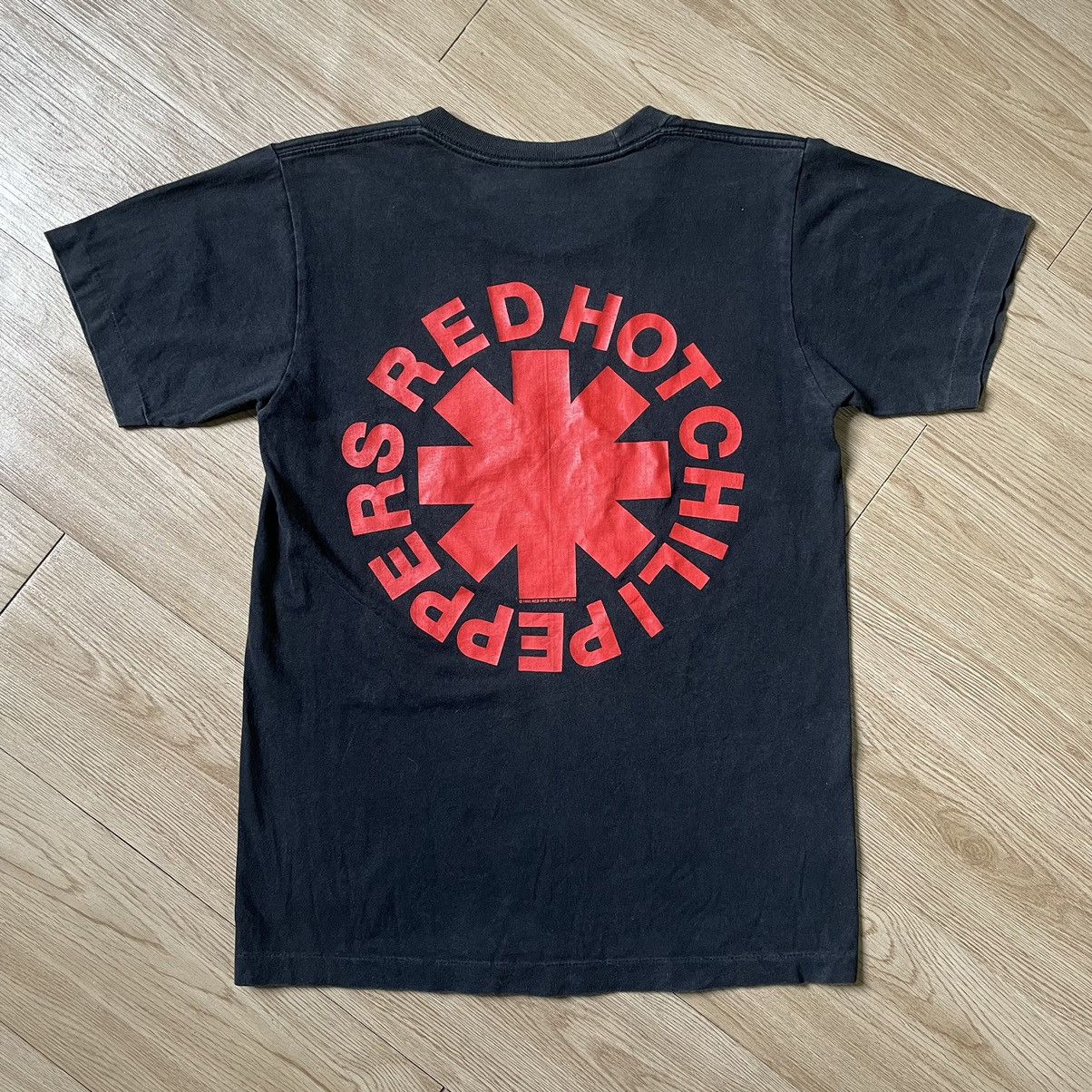 Band Tees Vintage Faded BOOTLEG RED HOT CHILI PEPPERS Red Aztec Tee s Size US S / EU 44-46 / 1 - 2 Thumbnail