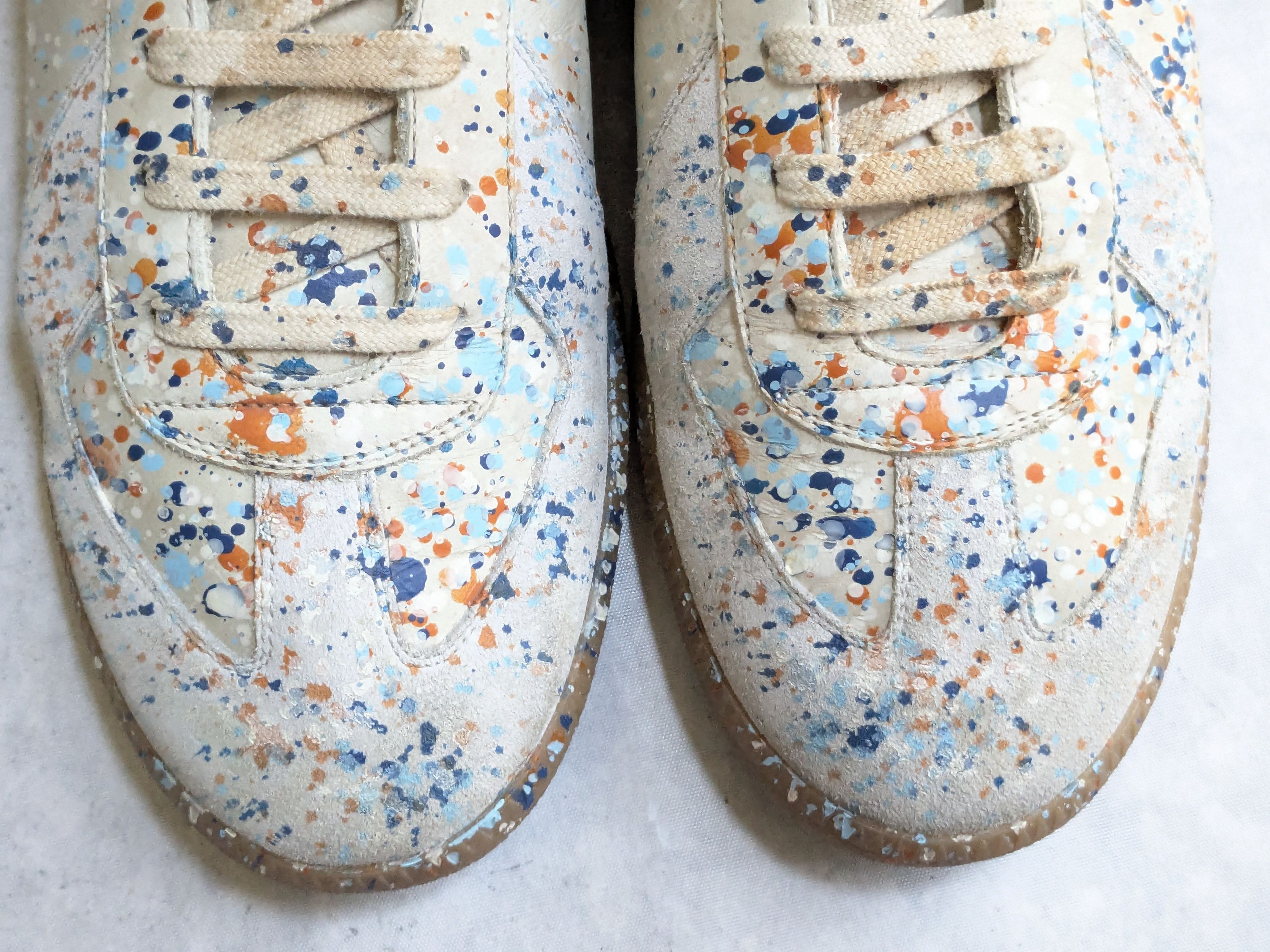 Maison Margiela Maison Margiela Replica GAT Paint Splatter 12 45 Low Top Gum Size US 12 / EU 45 - 2 Thumbnail