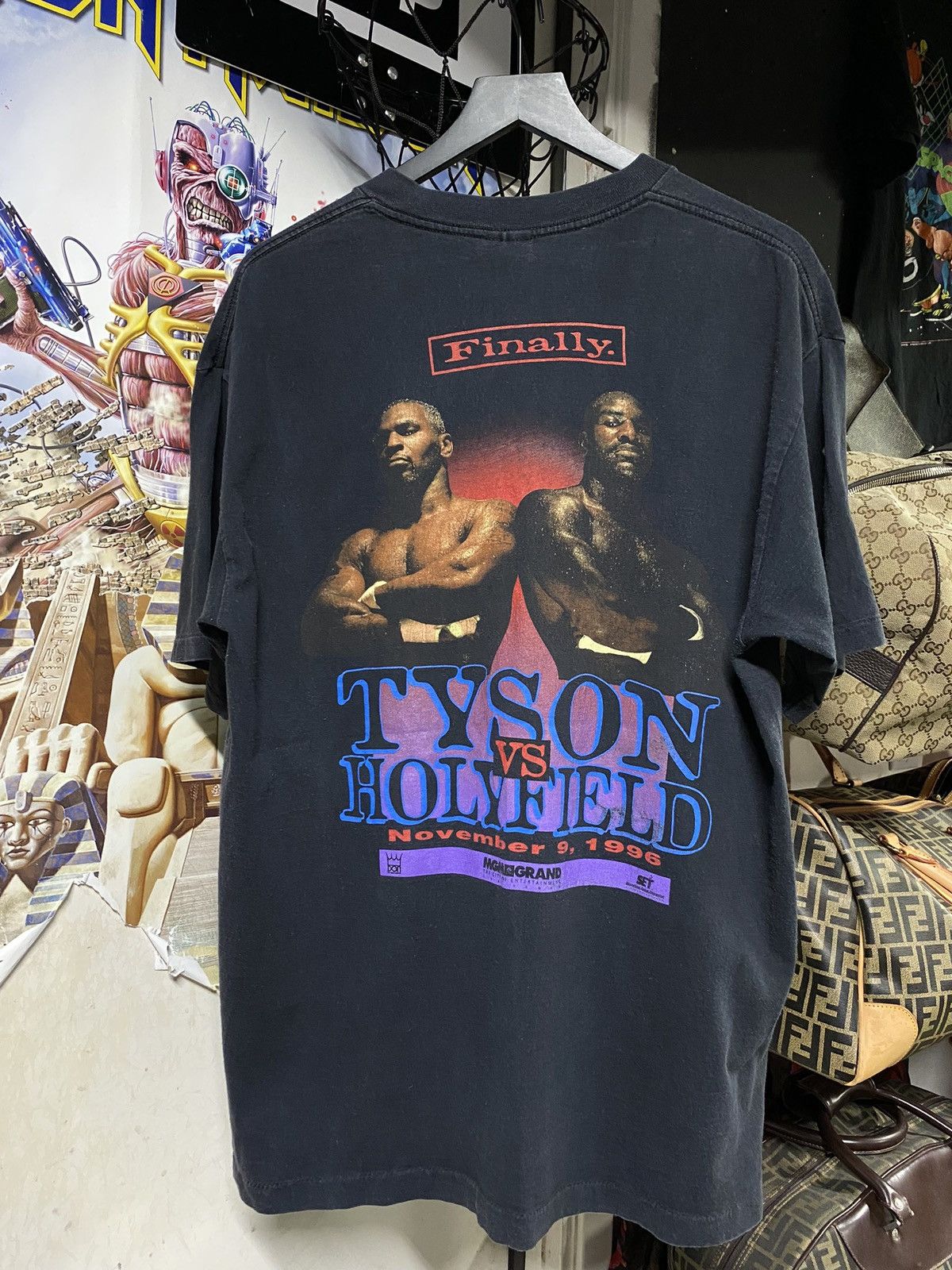 Vintage Vintage 1996 Mike Tyson vs Holyfield Boxing Tee Shirt XLarge Size US XL / EU 56 / 4 - 6 Thumbnail