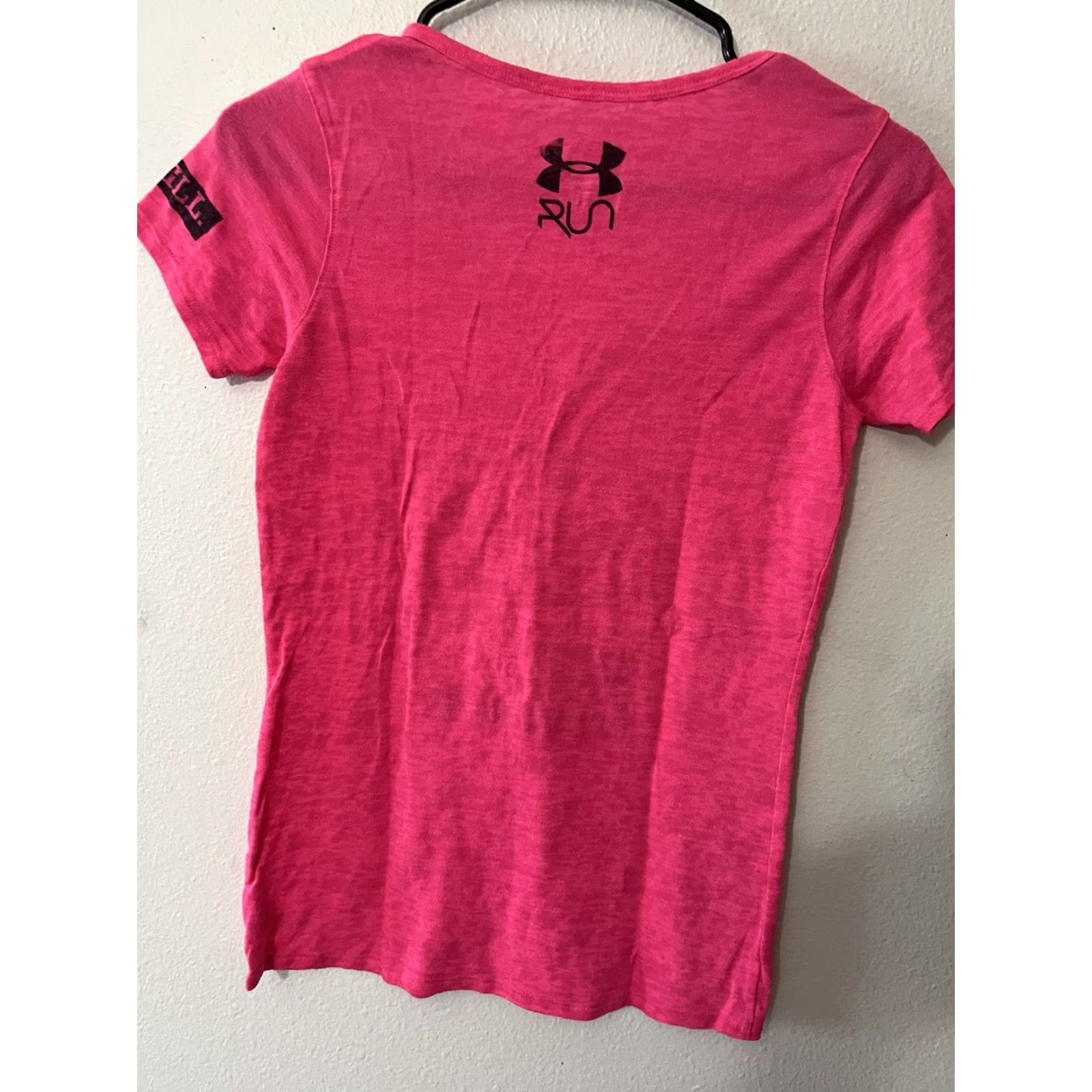 Under Armour VINTAGE Under Armour Shirt Baltimore Running Athletic V-Neck Pink XS Womens Short Sleeve Activewear T-Shirt 90s? Womens Size XS / US 0-2 / IT 36-38 - 3 Thumbnail