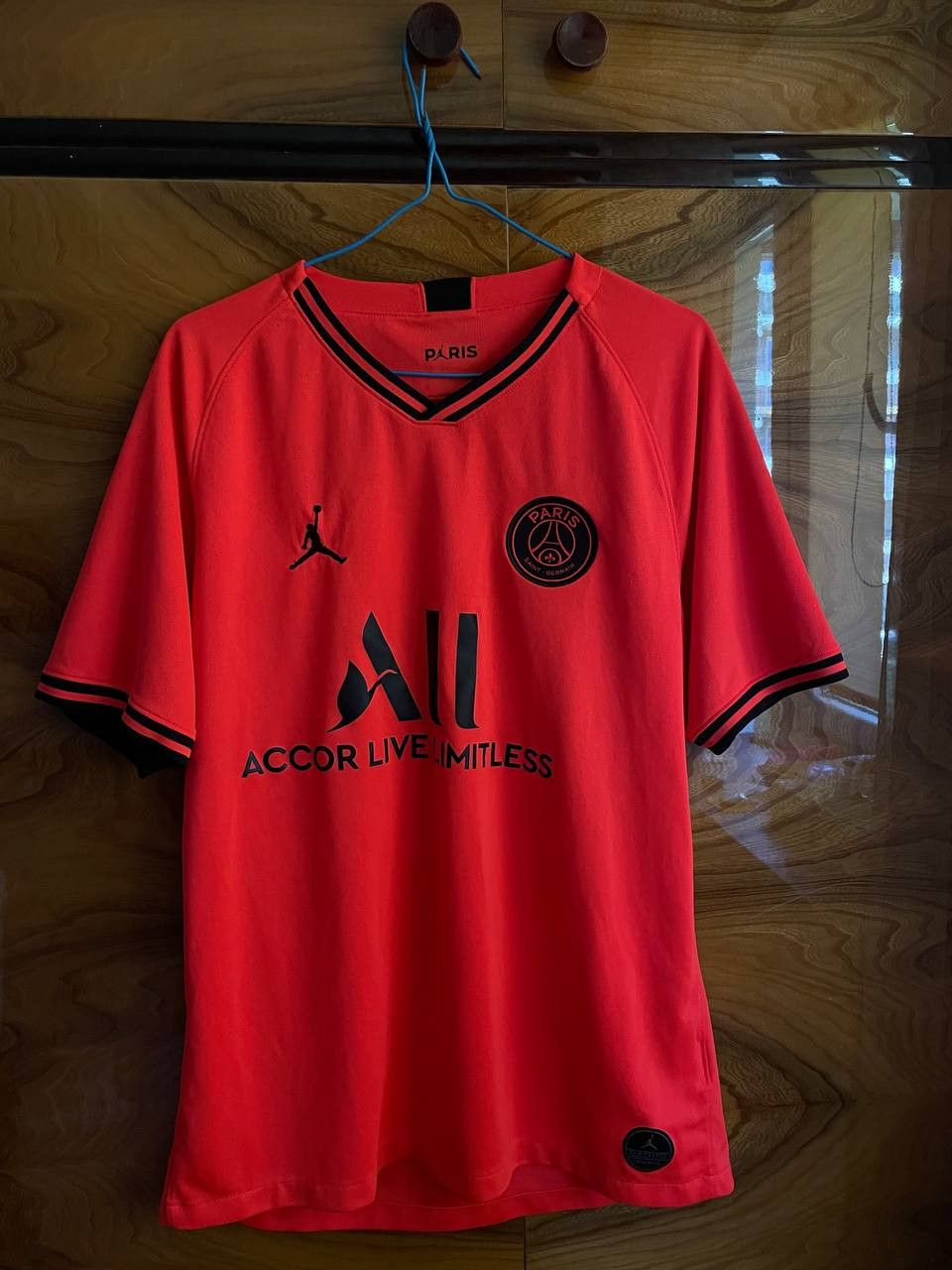 Jordan Brand Nike Jordan Paris Saint German 2019/20 Away Kit Jersey Size US L / EU 52-54 / 3 - 1 Thumbnail