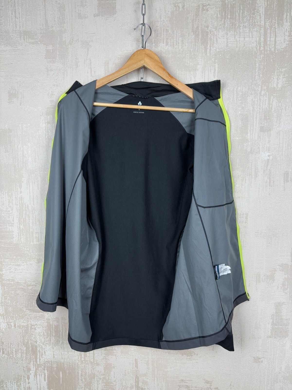 Montbell Montbell Cross Runner Jacket Climabarrier Windbreaker Size US L / EU 52-54 / 3 - 12 Thumbnail