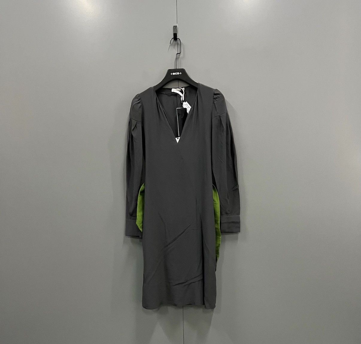 DOROTHEE SCHUMACHER Dorothee Schumacher Dark Grey V-neck Dress J41 Size XS / US 0-2 / IT 36-38 - 1 Thumbnail