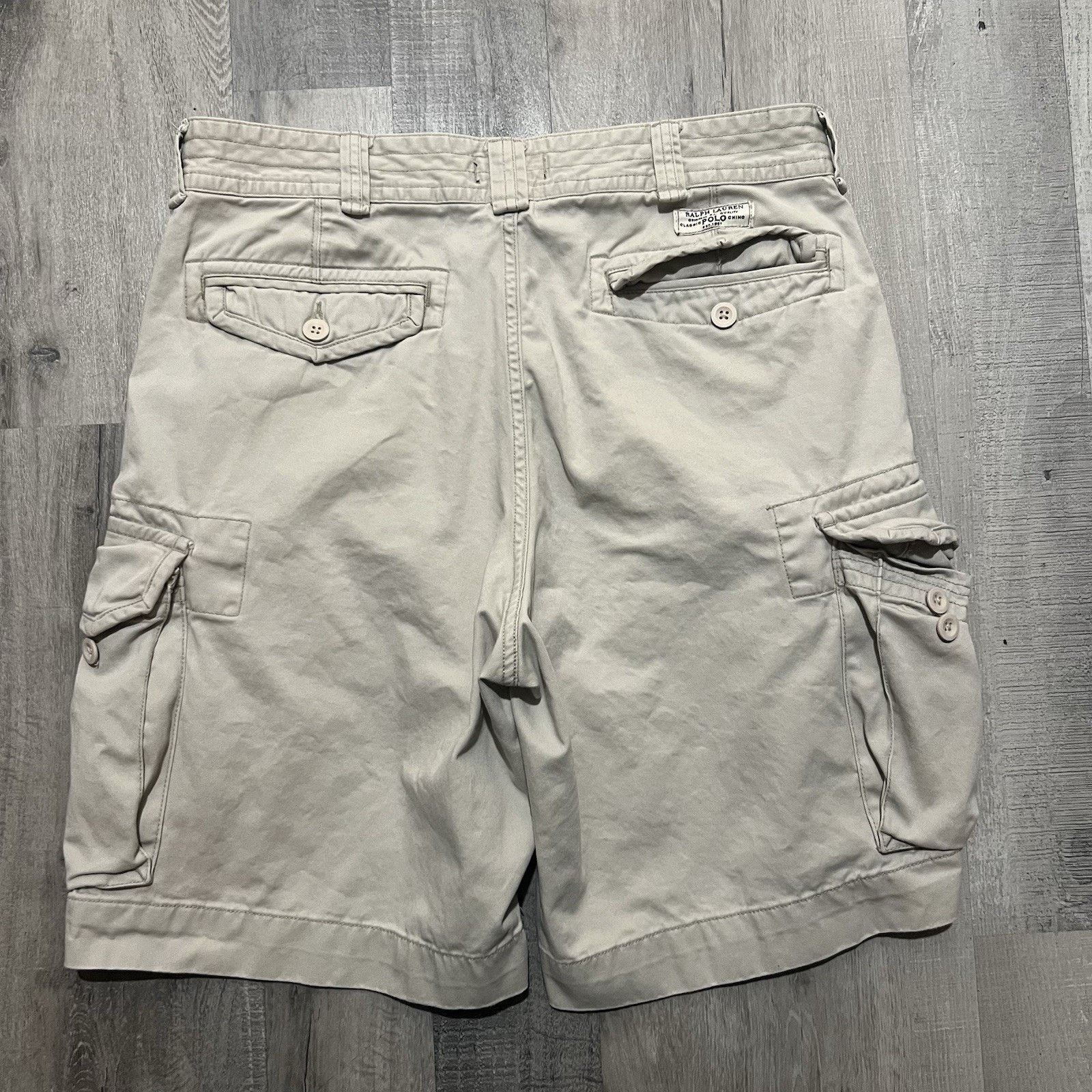 Polo Ralph Lauren Polo Ralph Lauren Kkaki Cargo Shorts Mens 35 Preppy Golf Size US 35 - 2 Thumbnail