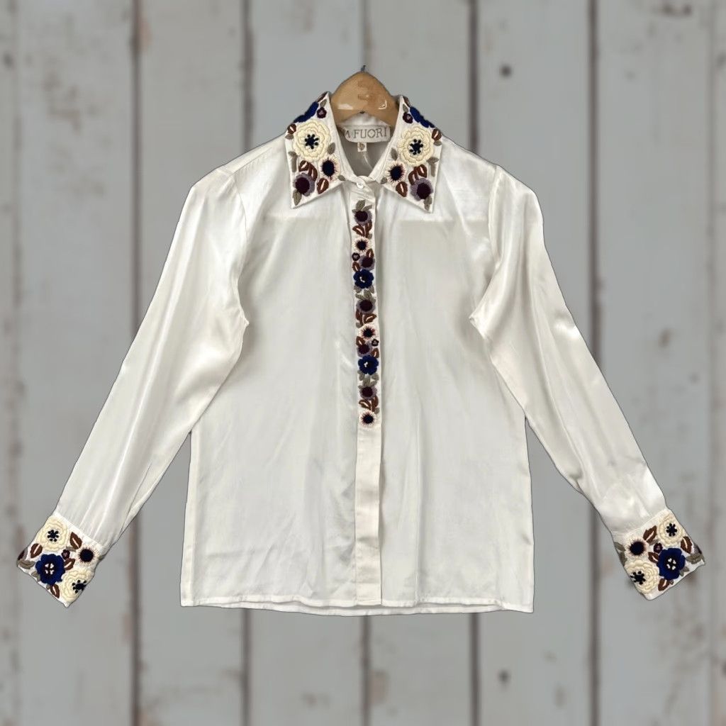Vintage La Fuori Blouse Shirt Womens S White Silk Sheer Embroidered Collar Flowers NWT Size S Size S / US 4 / IT 40 - 1 Thumbnail