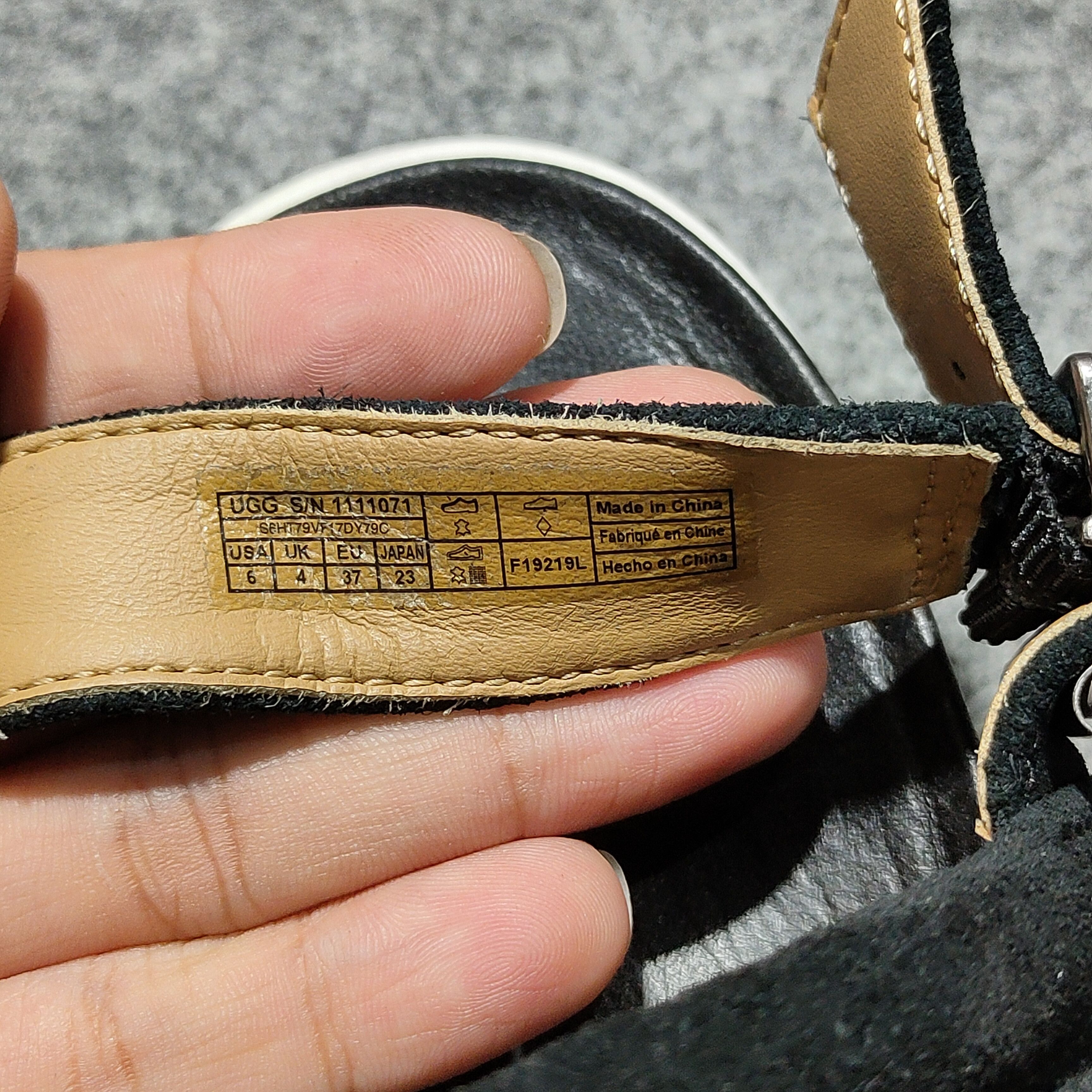 Ugg 🔥UGG(WMNS) Lynnden Outdoor Casual Open Toe Sports Sandals Size US 6 / IT 36 - 7 Thumbnail