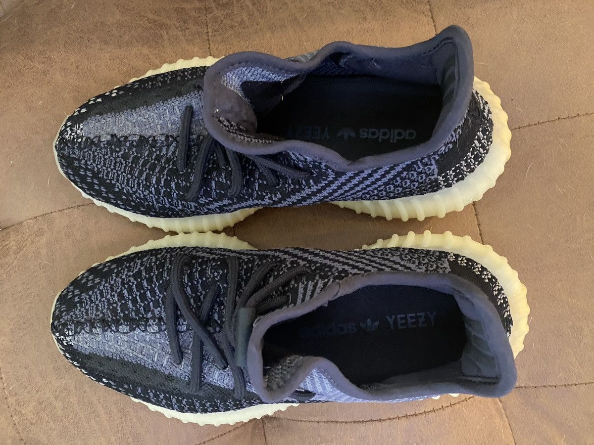adidas Yeezy Boost 350 V2 Low Carbon