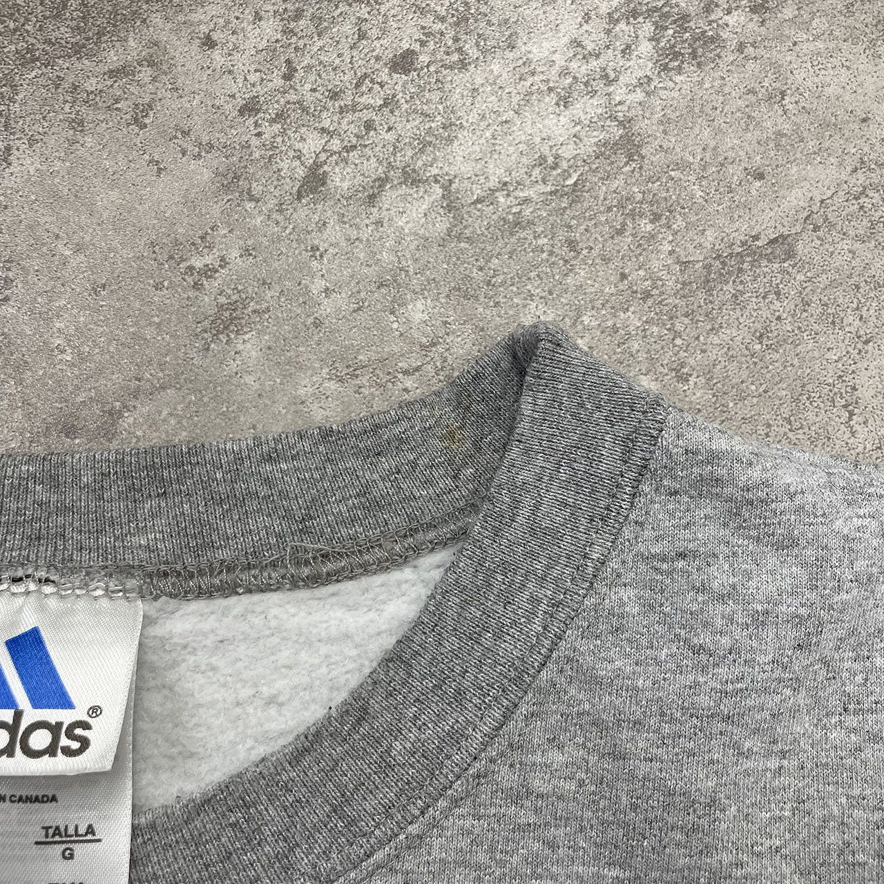 Adidas × Vintage PERFORMANCE EMBROIDERED LOGO SEATSHIRT SIZE L MADE IN CANADA Size US L / EU 52-54 / 3 - 6 Thumbnail