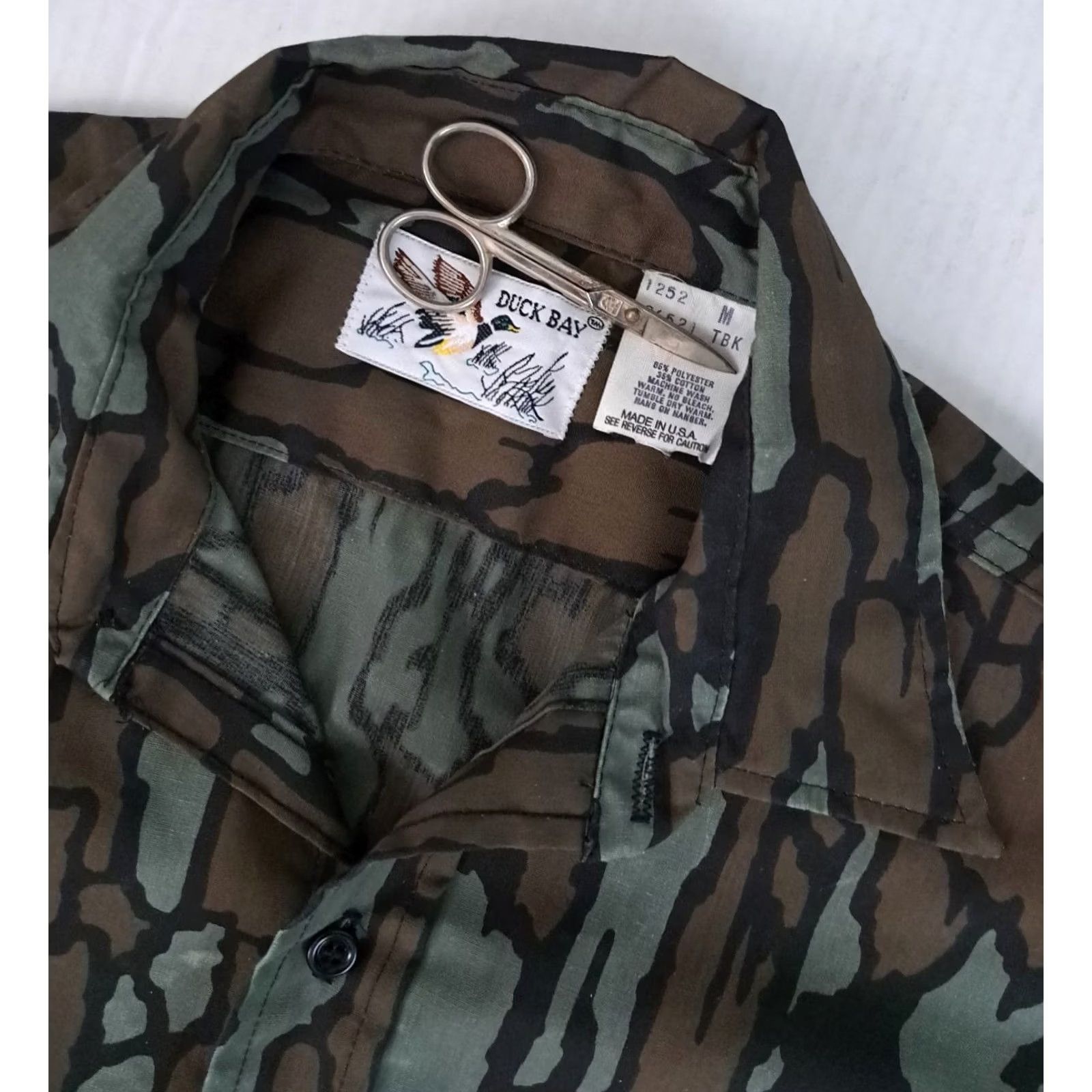 Vintage VINTAGE Duck Bay Shirt Medium Camouflage Outdoor USA Made Button Trebark EUC Size US M / EU 48-50 / 2 - 2 Thumbnail