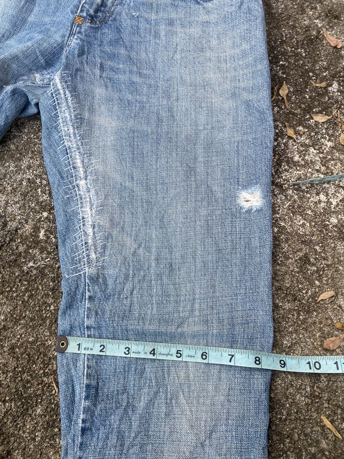 Dolce & Gabbana Dolce & Gabbana distressed light wash denim jeans Size US 32 / EU 48 - 14 Thumbnail