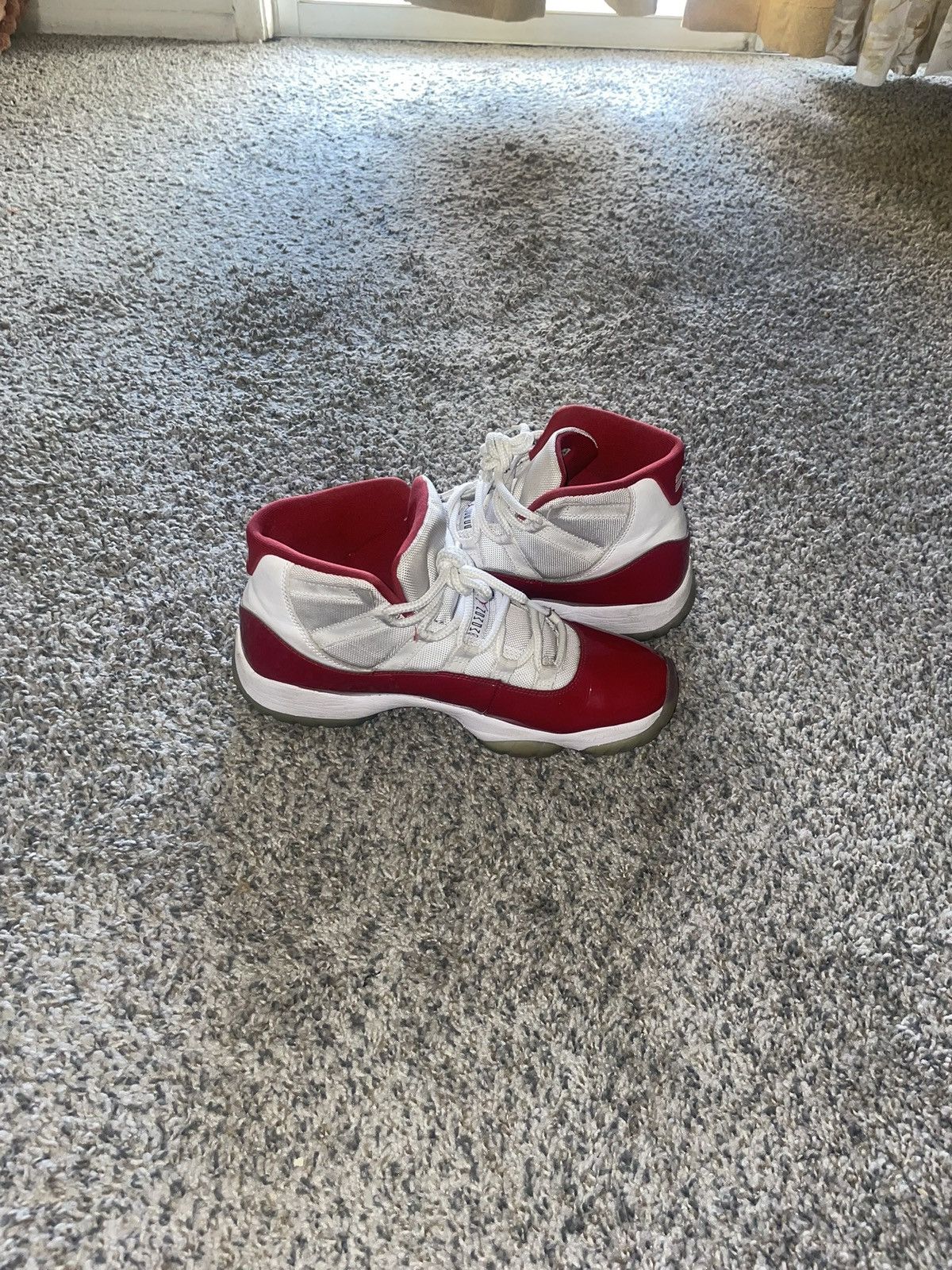 Jordan Brand Jordan Brand Retro 11 “Varsity Red” Size US 10 / EU 43 - 2 Thumbnail