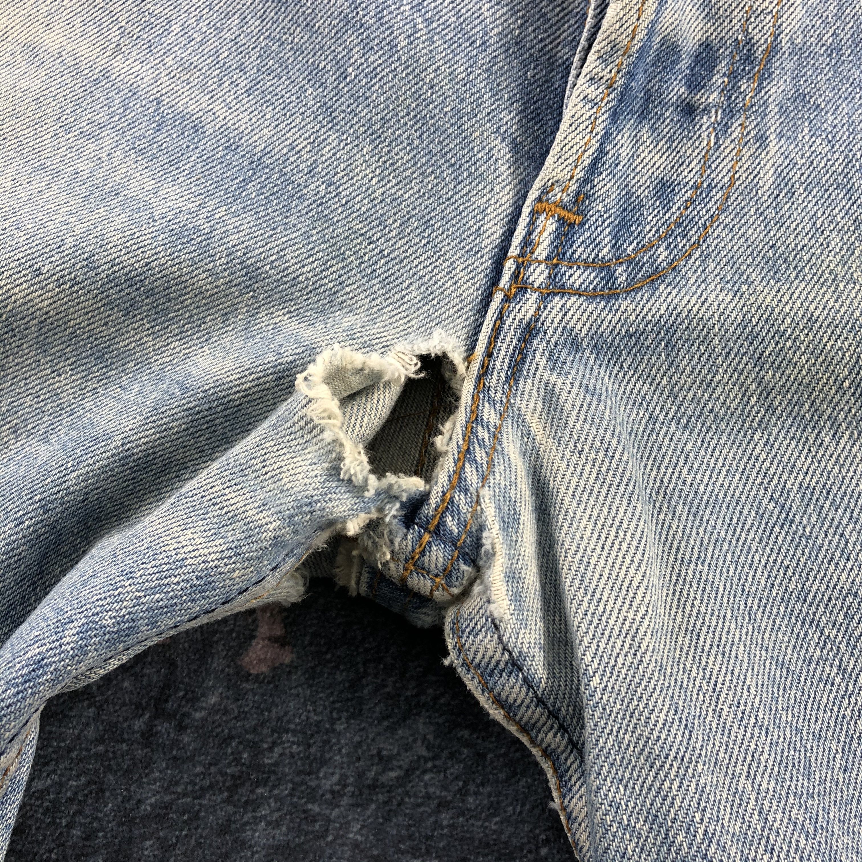 Levi's × Vintage Vintage 90s Light Wash Levis 501 Jeans-JM2739 Size US 36 / EU 52 - 9 Thumbnail