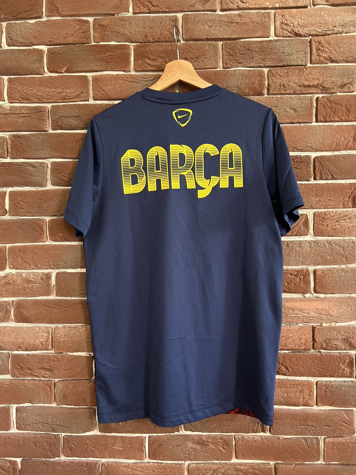 Nike Rare Vintage FC Barcelona Y2K Red Jersey Nike Swoosh Soccer Size US M / EU 48-50 / 2 - 2 Thumbnail