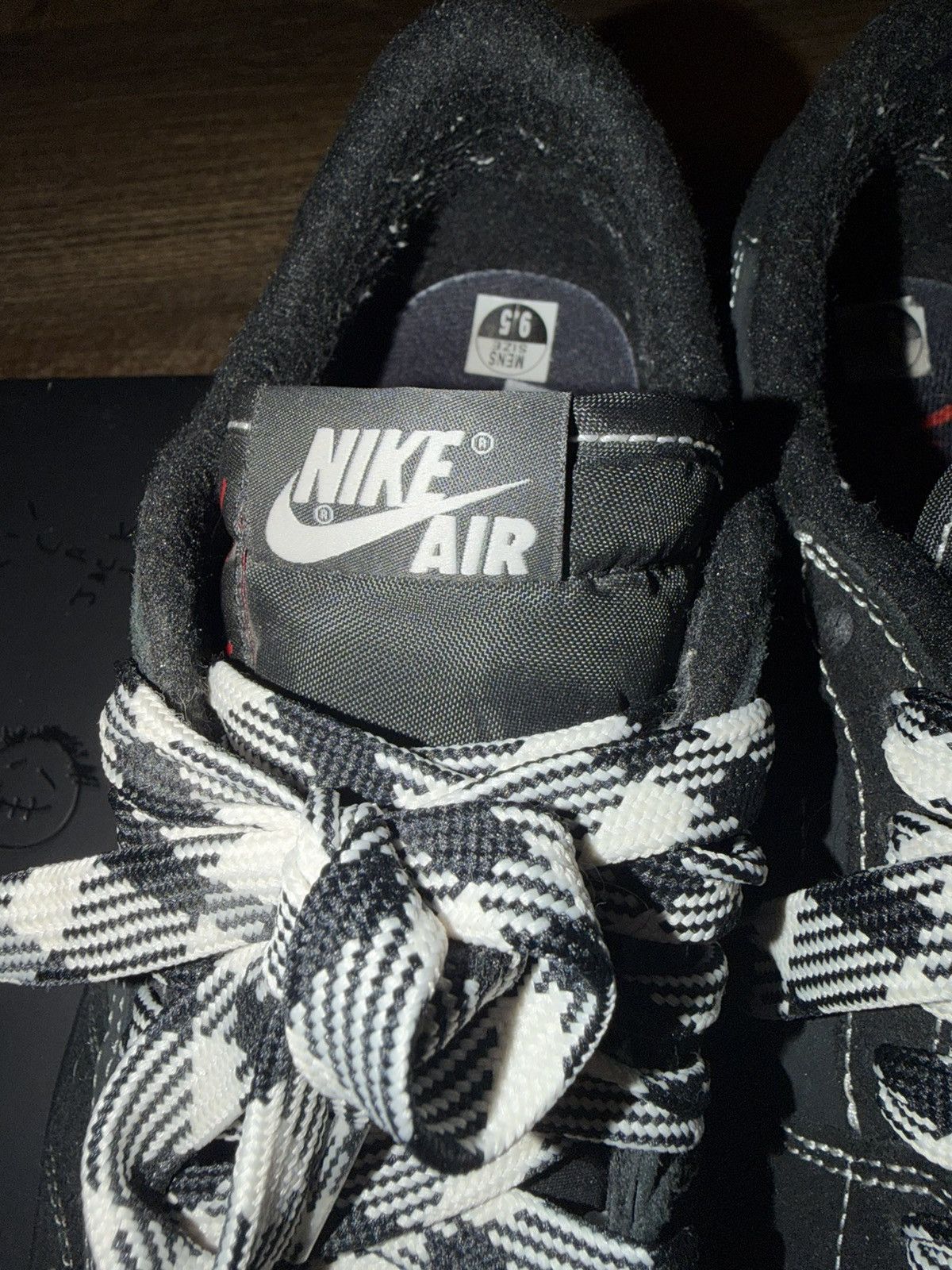 Jordan Brand × Travis Scott Jordan 1 Travis Scott Phantom black. Size US 9.5 / EU 42-43 - 10 Thumbnail