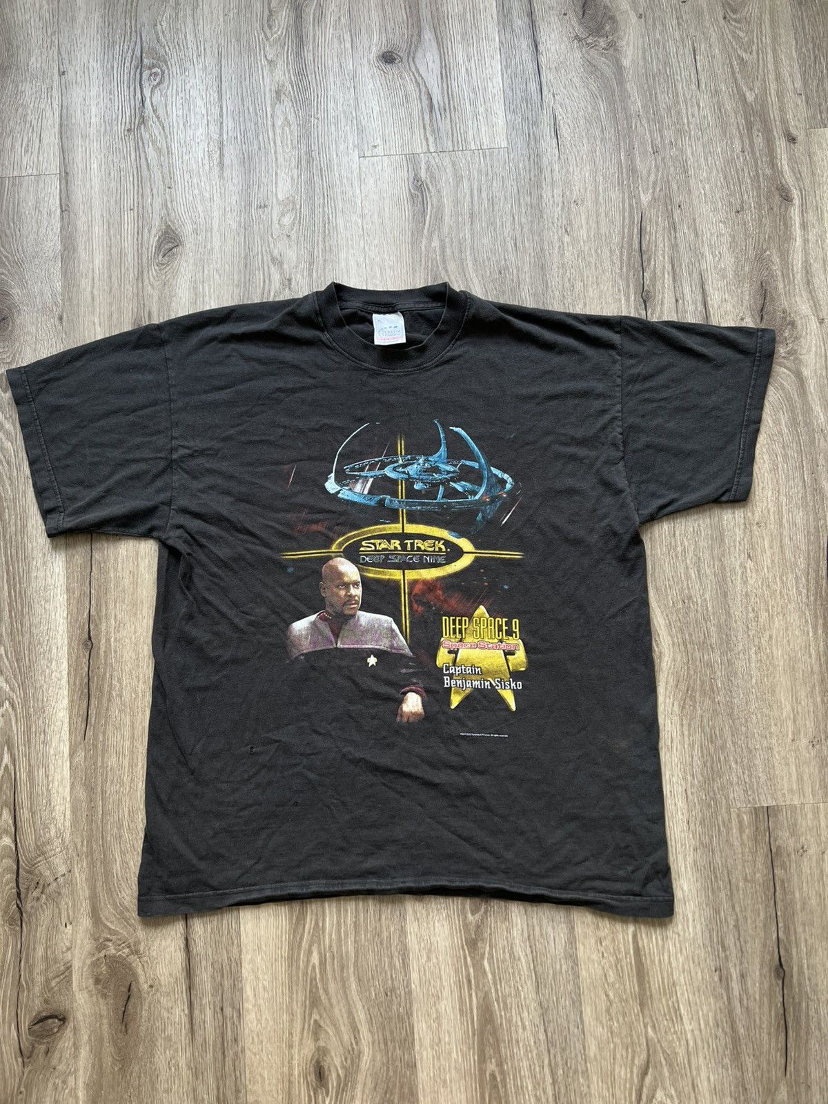 Vintage 2000 Star Trek Deep Space Nine Tee Captain Benjamin Sisko Size US XL / EU 56 / 4 - 1 Thumbnail
