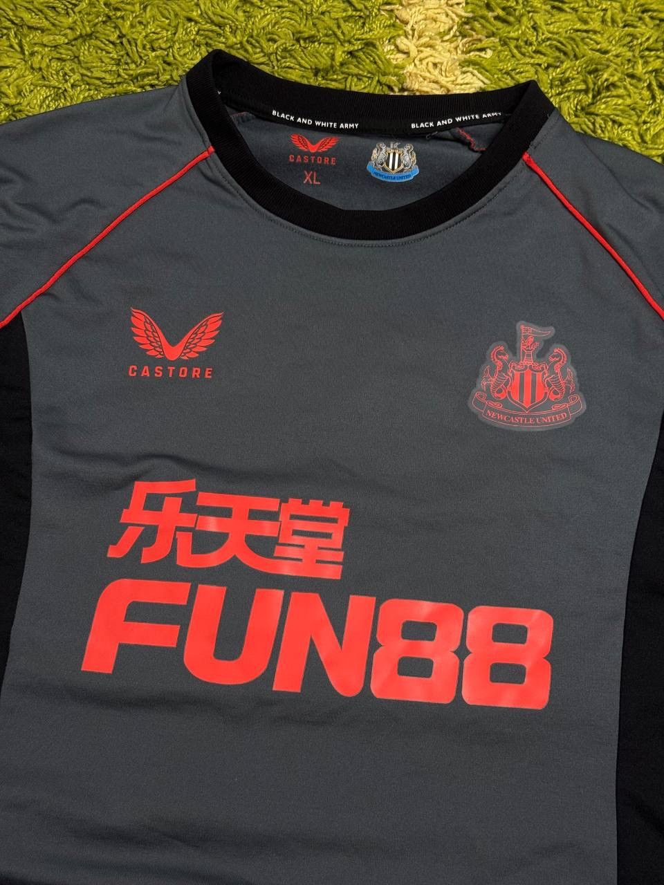 Other Newcastle United Castore Training Jersey 2021 2022 Soccer Size US XL / EU 56 / 4 - 2 Thumbnail