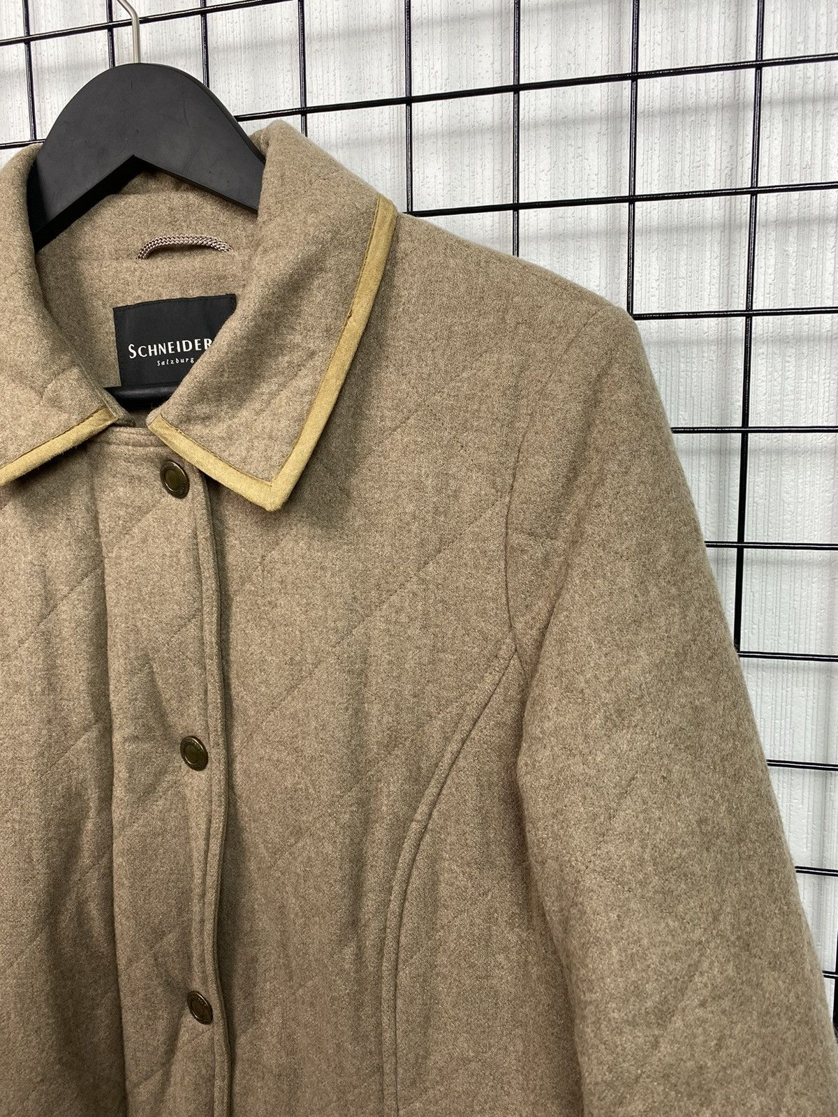 Designer × Stephan Schneider SchneiderS Salzburg Luxury women lana wool jacket Nathalie Size L / US 10 / IT 46 - 3 Thumbnail