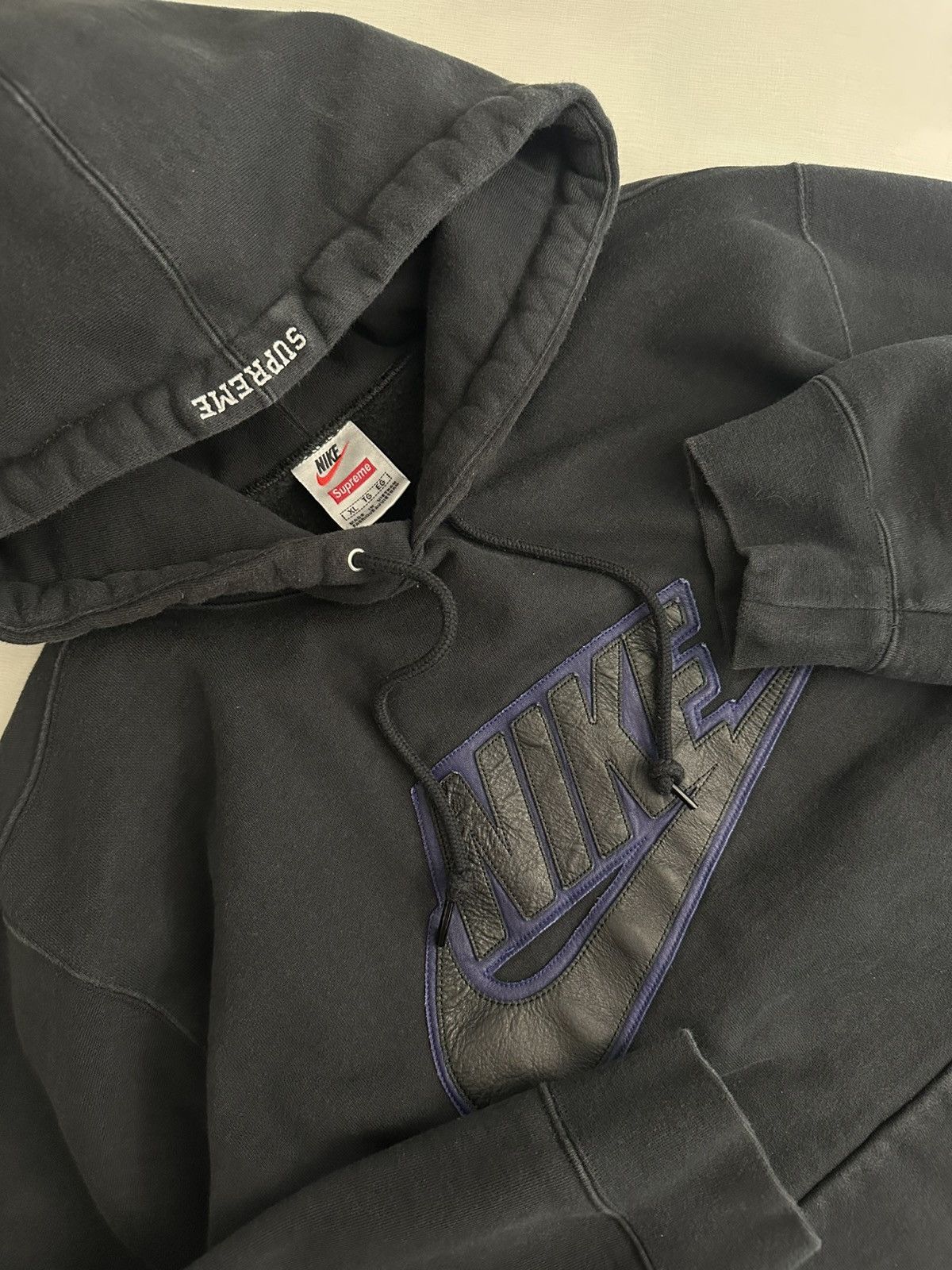Nike × Supreme Supreme x Nike FA19 Leather Applique Heavyweight Hoodie XL Size US XL / EU 56 / 4 - 4 Thumbnail