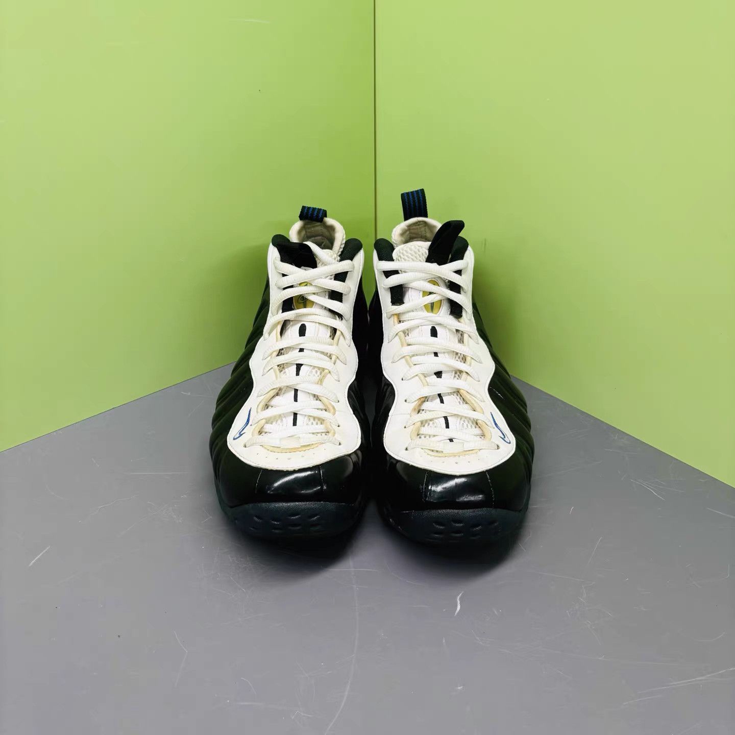 Nike Nike Air Foamposite One Black & White K15 Size US 12.5 / EU 45-46 - 2 Thumbnail