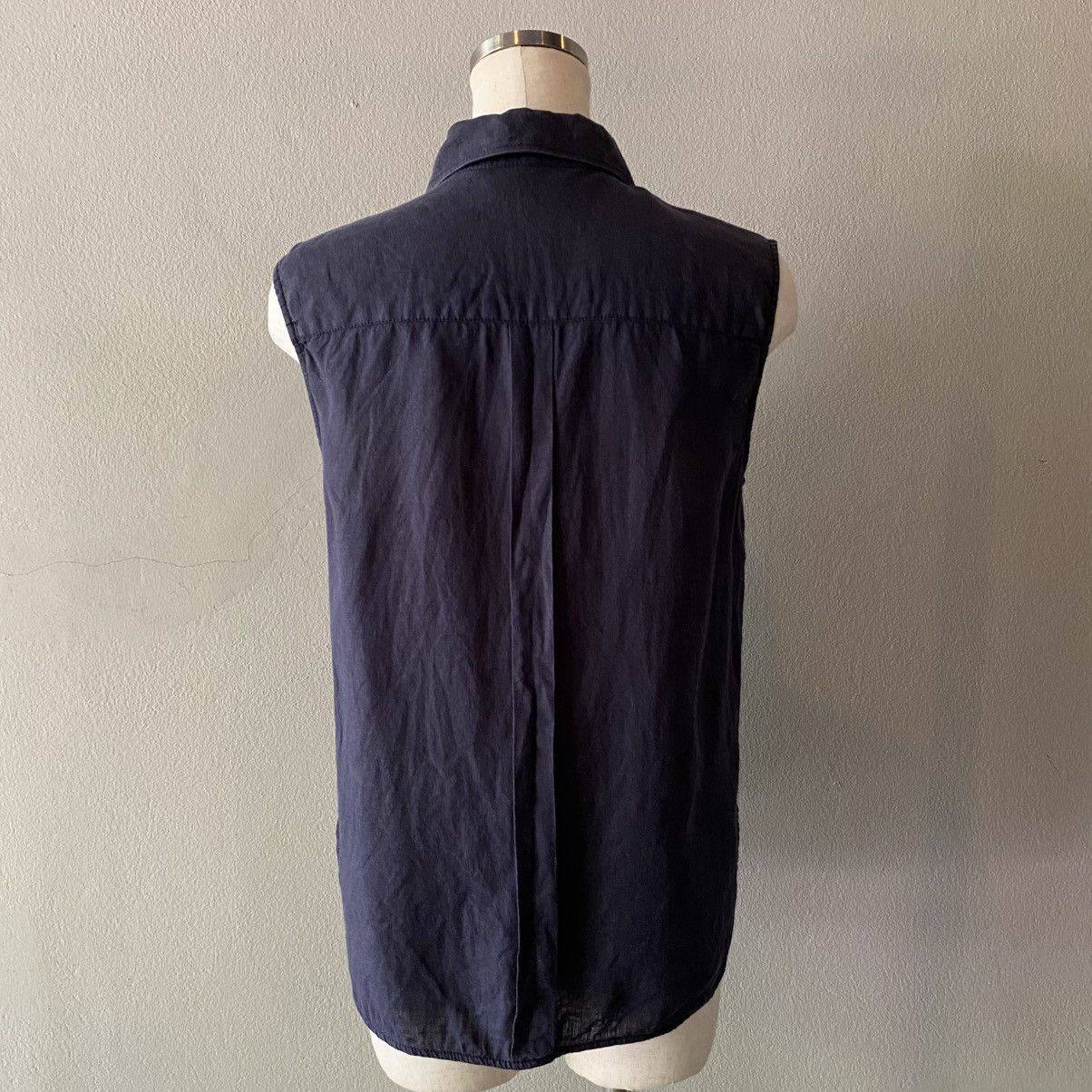 Max Mara MAX MARA Black Sleeveless Button-Up Shirt Size M / US 6-8 / IT 42-44 - 14 Thumbnail