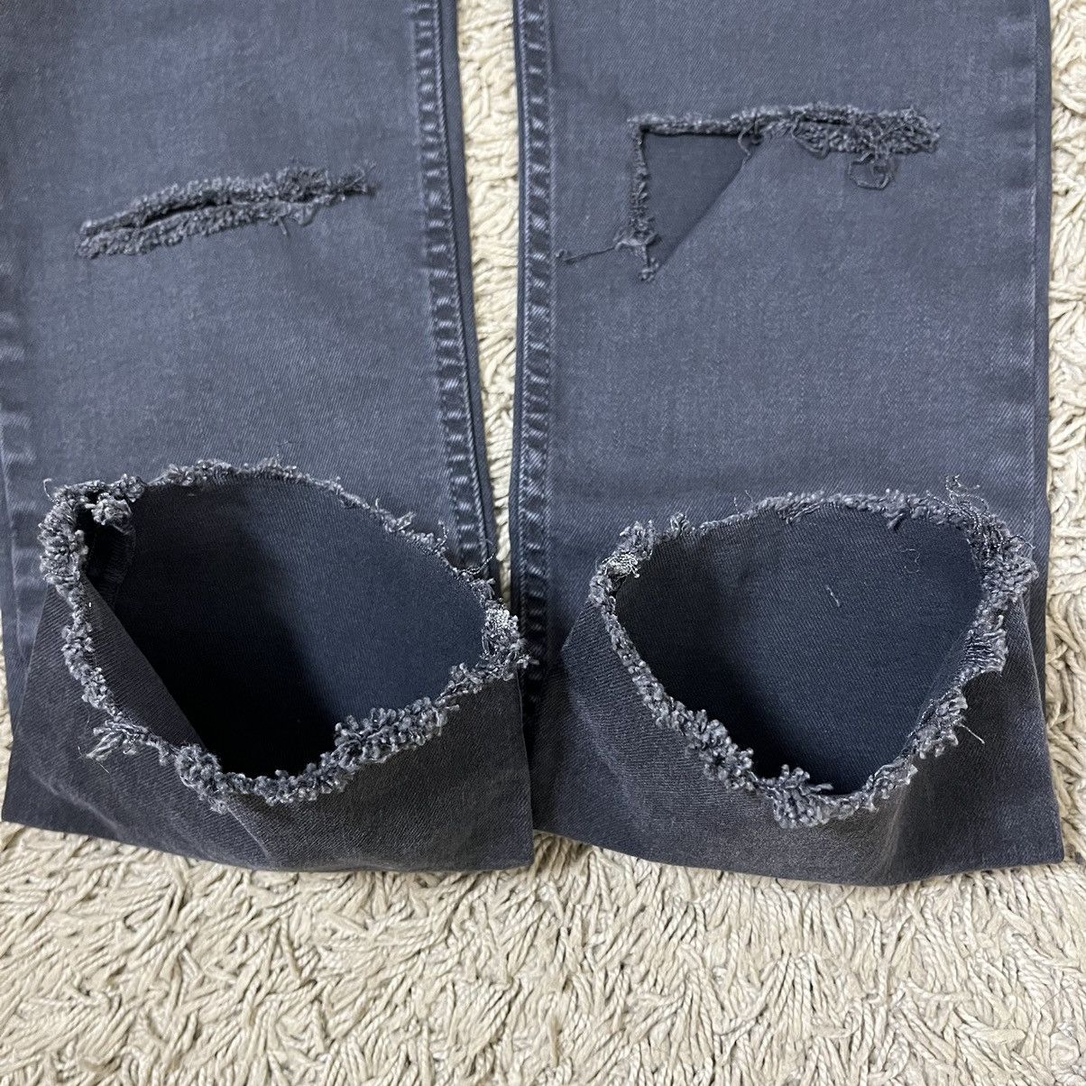 Balenciaga Balenciaga Distressed Stretchable Skinny Jeans Size US 29 - 18 Thumbnail