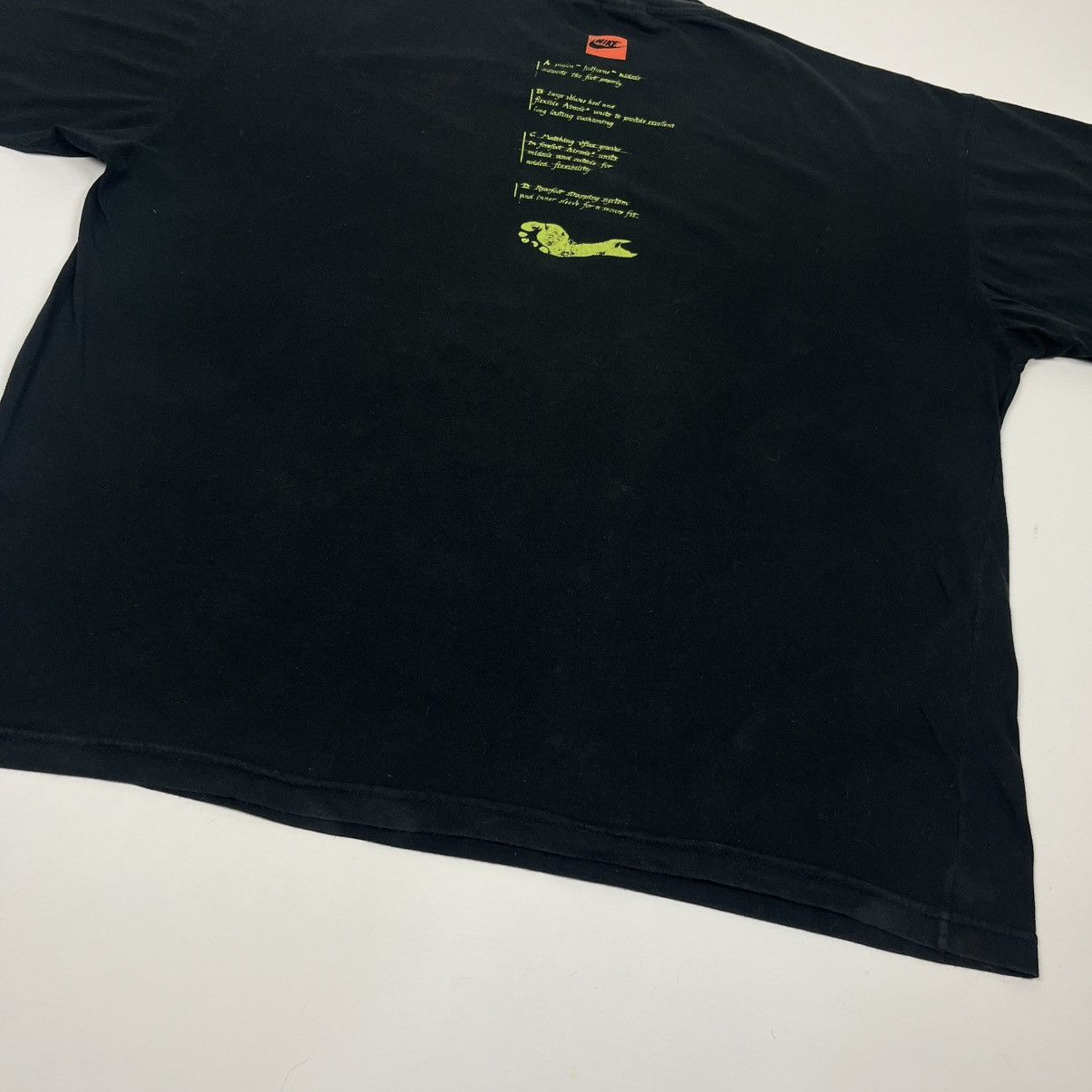 Nike Vintage Nike Tee 90s footprint Rare Size US XXL / EU 58 / 5 - 13 Thumbnail