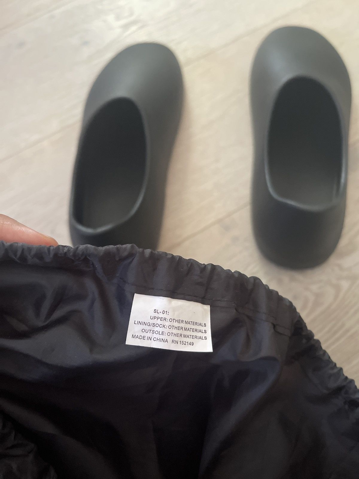 Yeezy SIZE 16 RARE SIZE YEEZY SL01 Size US 15 / EU 48 - 9 Thumbnail