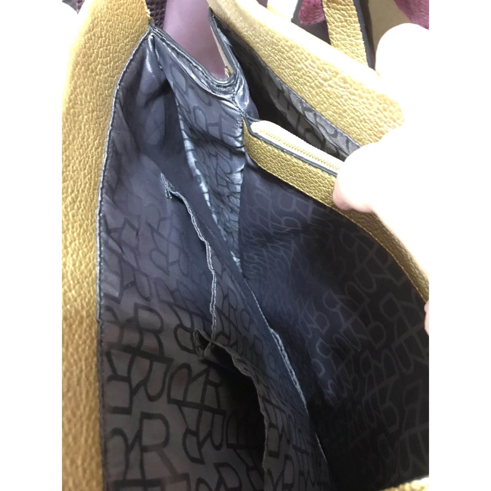 Kenneth Cole Kenneth Cole Reaction Metallic Gold Pebbled Faux Leather Shoulder Tote Bag Size ONE SIZE - 7 Thumbnail