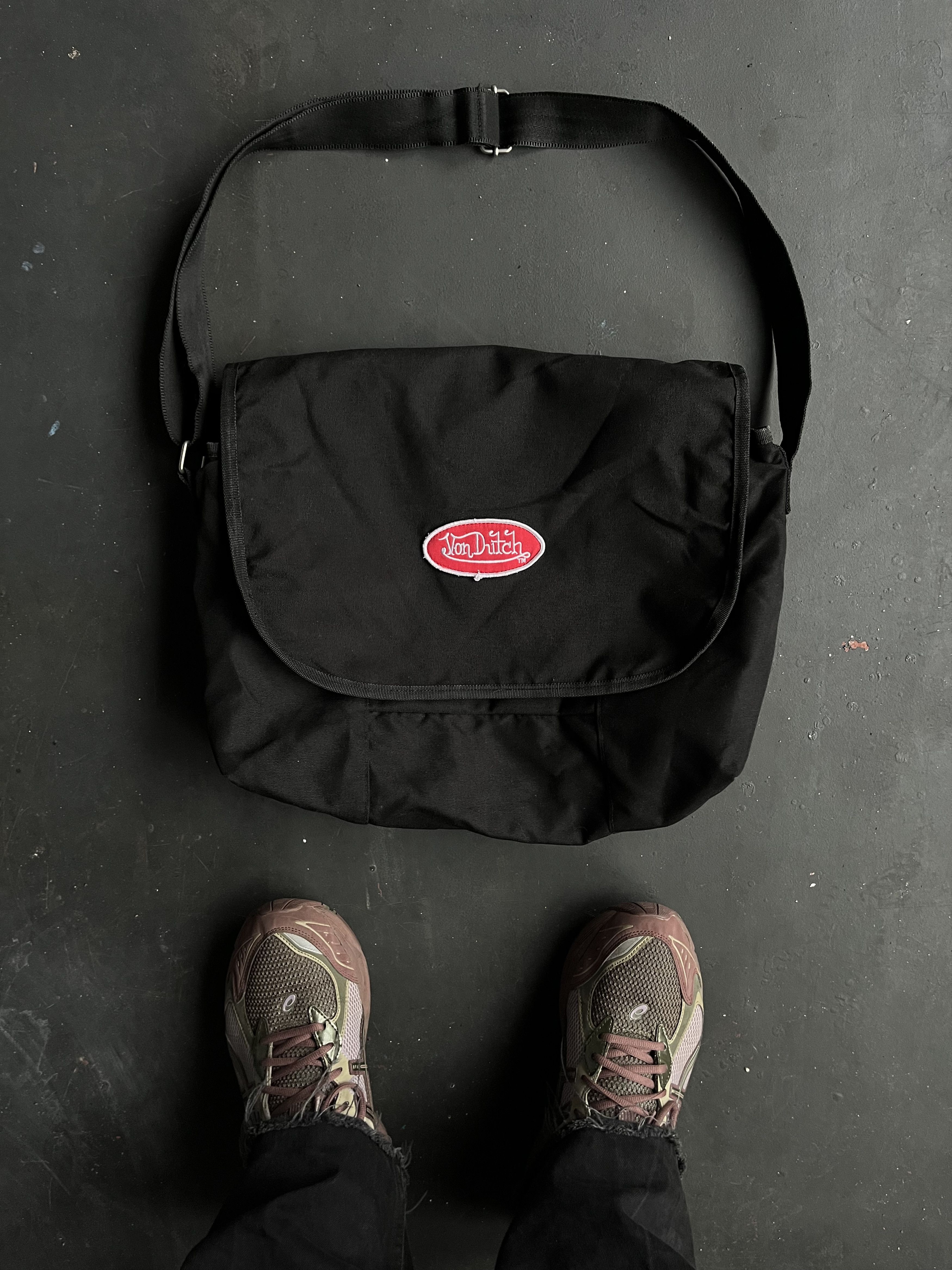 Von Dutch Vintage 2006 Von Dutch Logo Y2K Japanese Crossbody Slingbag Size ONE SIZE - 1 Thumbnail