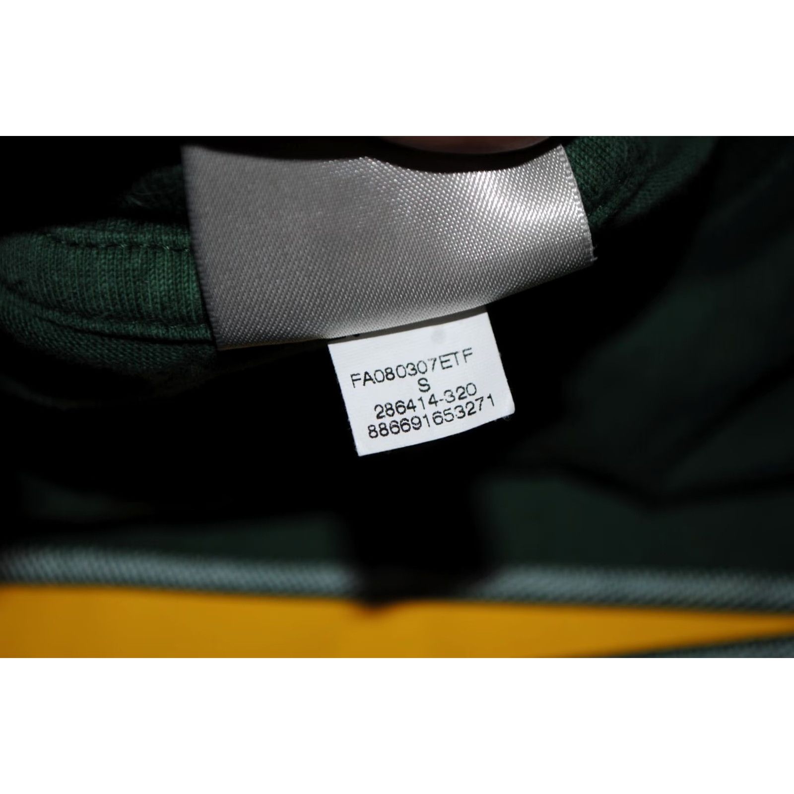 Nike VINTAGE Nike BIG LOGO SWOOSH T-SHIRT Green 1 STITCH MENS S SMALL GRAY TAG 2008 Shirt Size US S / EU 44-46 / 1 - 4 Thumbnail