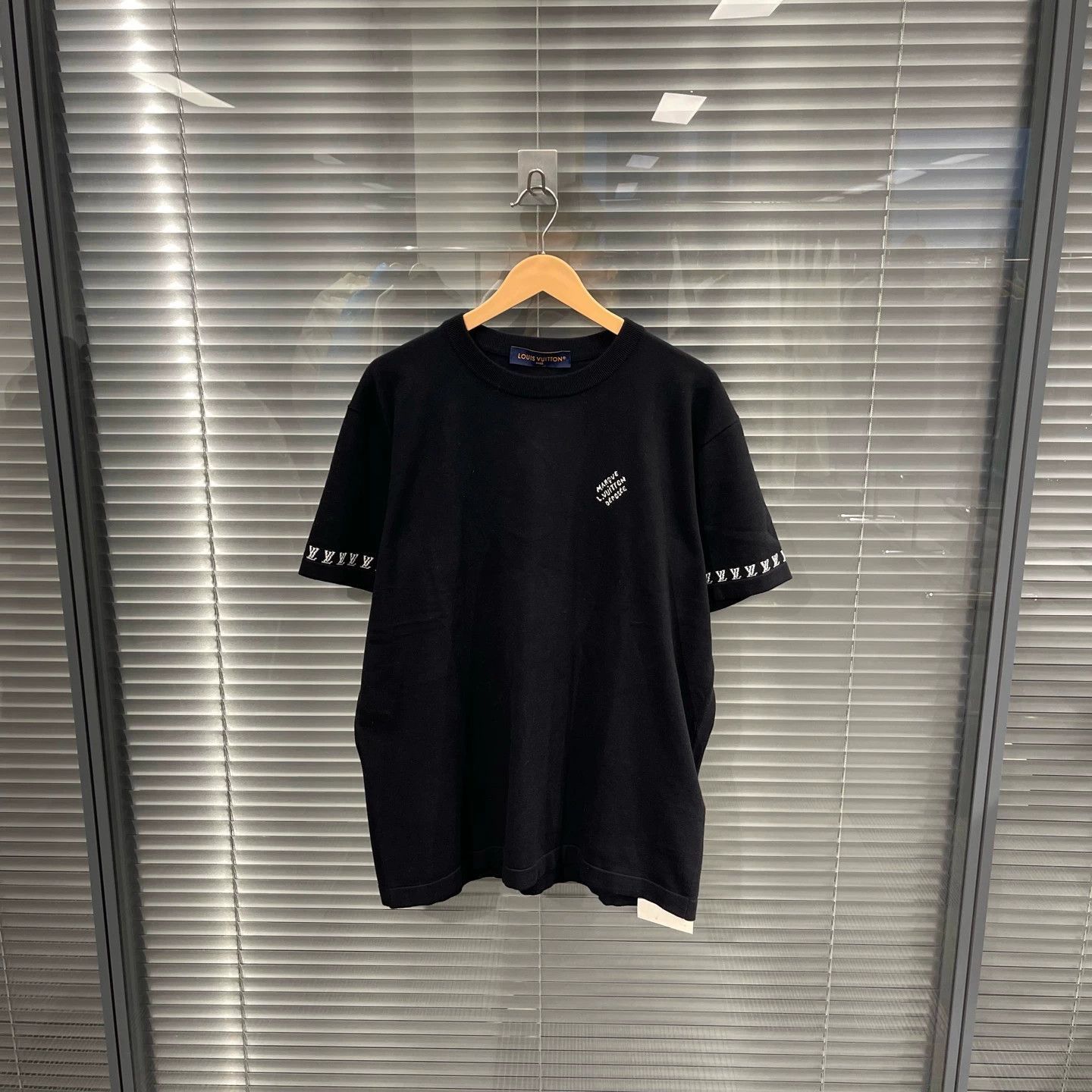 Louis Vuitton Black Short Sleeve Graphic T-Shirt Size US M / EU 48-50 / 2 - 1 Thumbnail