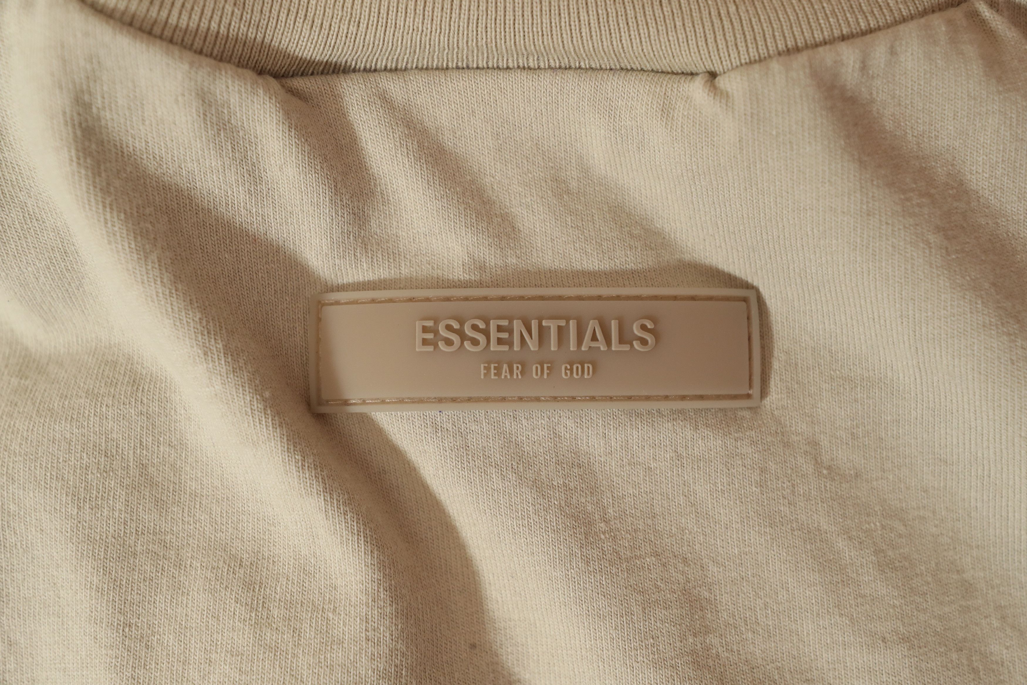Fear of God Fear of God Essentials Mockneck Logo Tee (S) Size US S / EU 44-46 / 1 - 11 Thumbnail