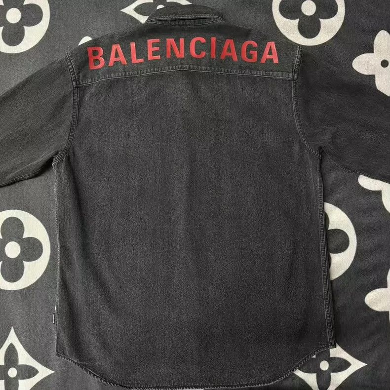 Balenciaga Balenciaga size 39 Back Red Letter Denim Long Sleeve Shirt Size US XS / EU 42 / 0 - 3 Thumbnail