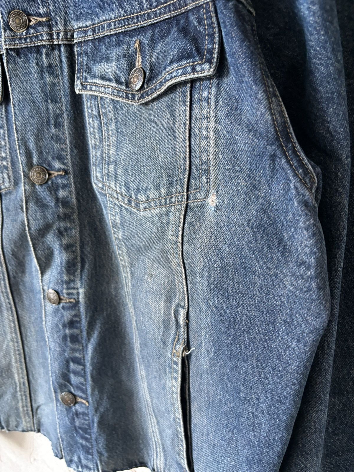 Helmut Lang HELMUT LANG STYLE CROPPED FADED DIRTY WASH DENIM JACKET Size US XL / EU 56 / 4 - 6 Thumbnail