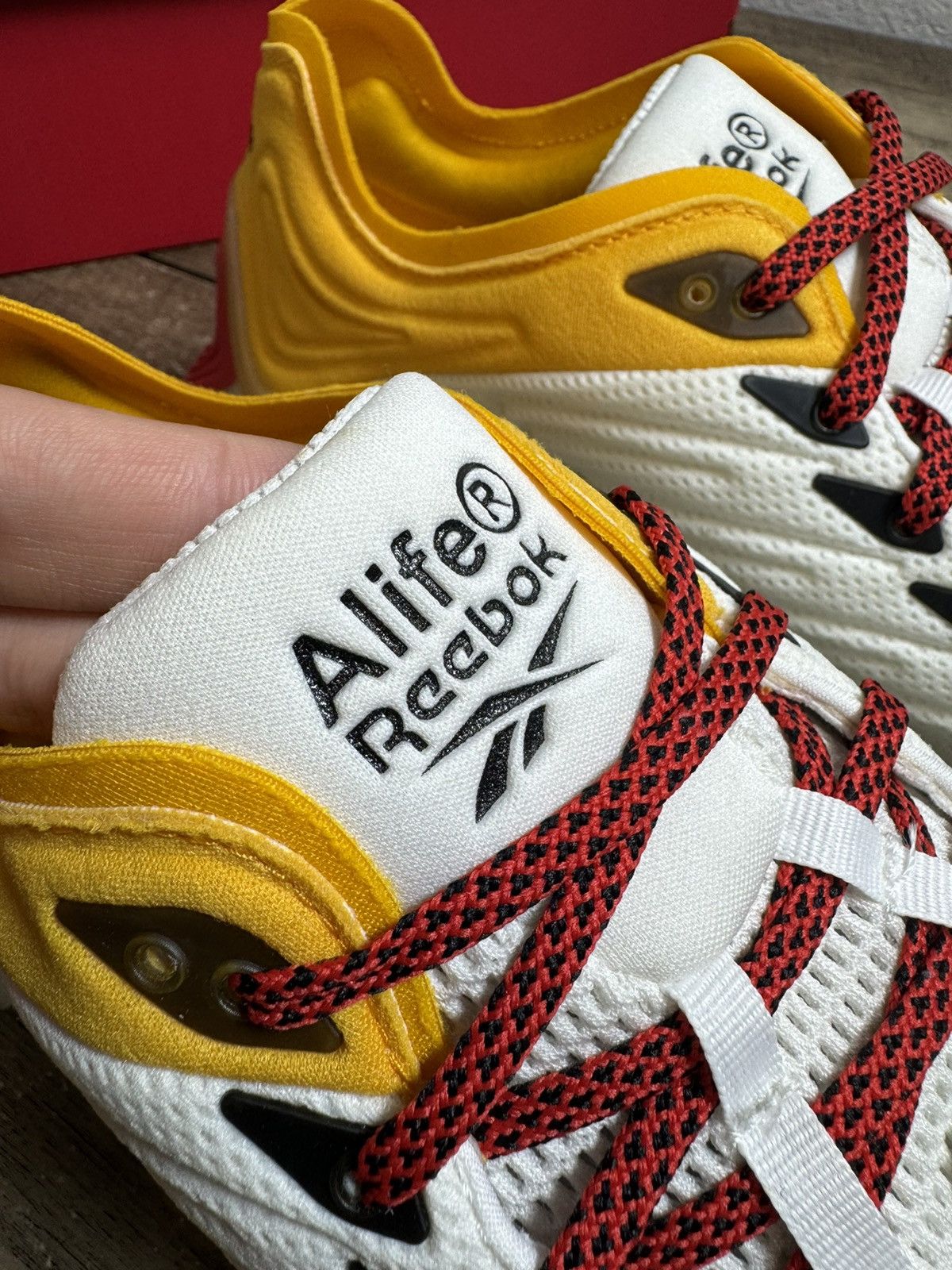 Reebok REEBOK Zig Kinetica FZ4642 - Alife® men's Size 10.5 New Size US 10.5 / EU 43-44 - 7 Thumbnail