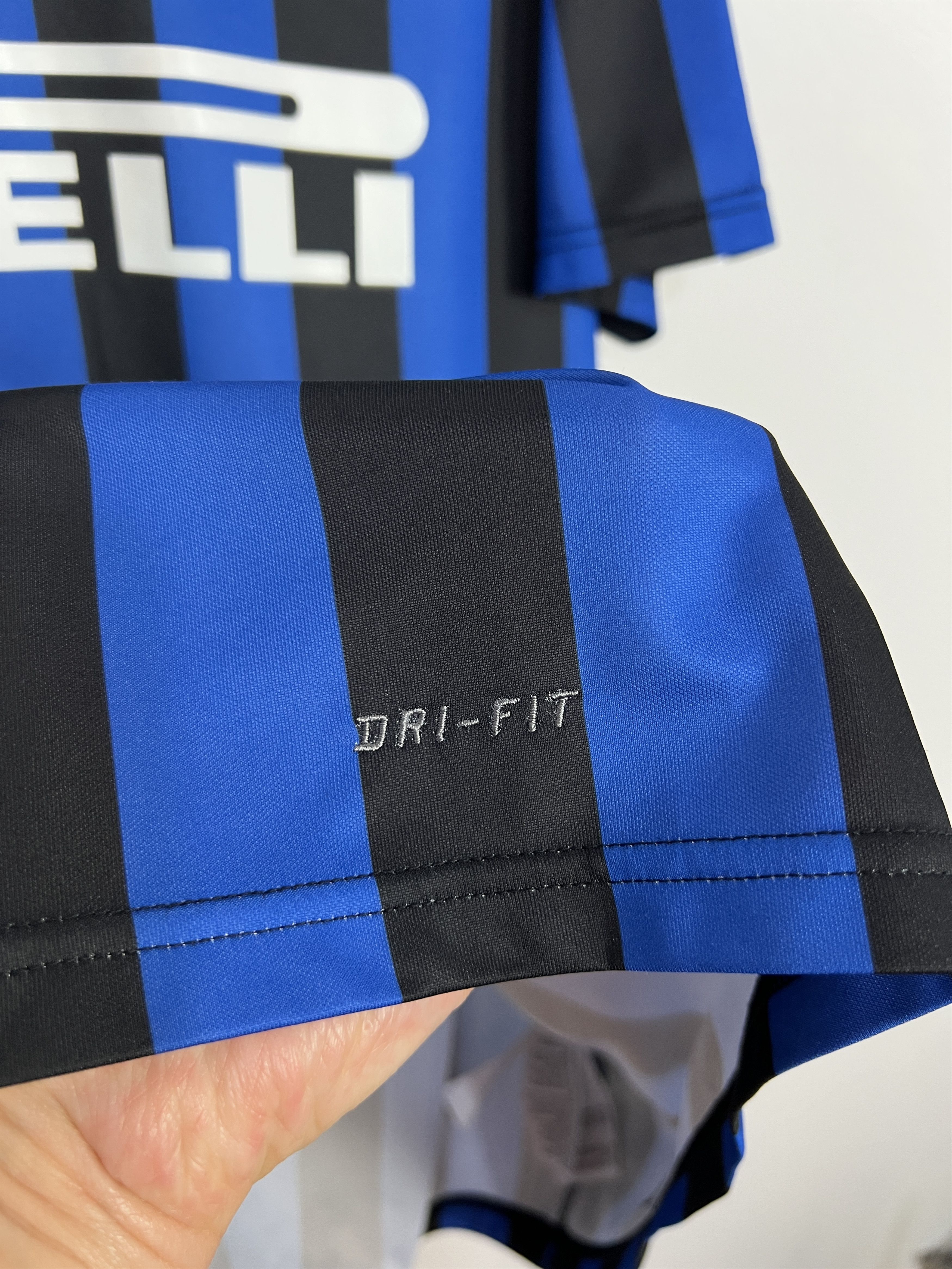 Nike Inter Milan Home football shirt 2010 Soccer Nike Jersey Size US XL / EU 56 / 4 - 6 Thumbnail