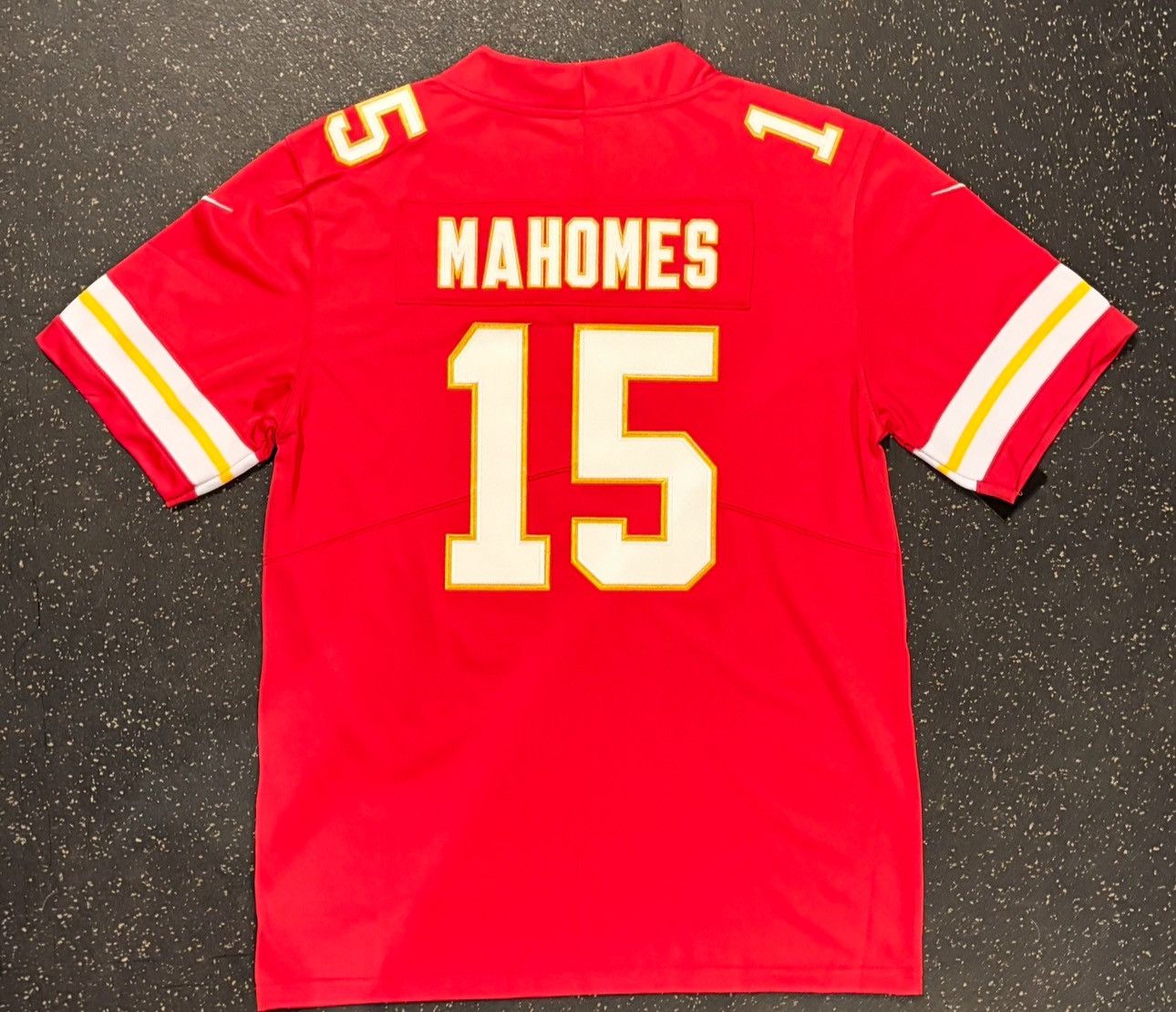 Nike Patrick Mahomes Medium Jersey Kansas City Chiefs Red Adult Size US M / EU 48-50 / 2 - 1 Thumbnail