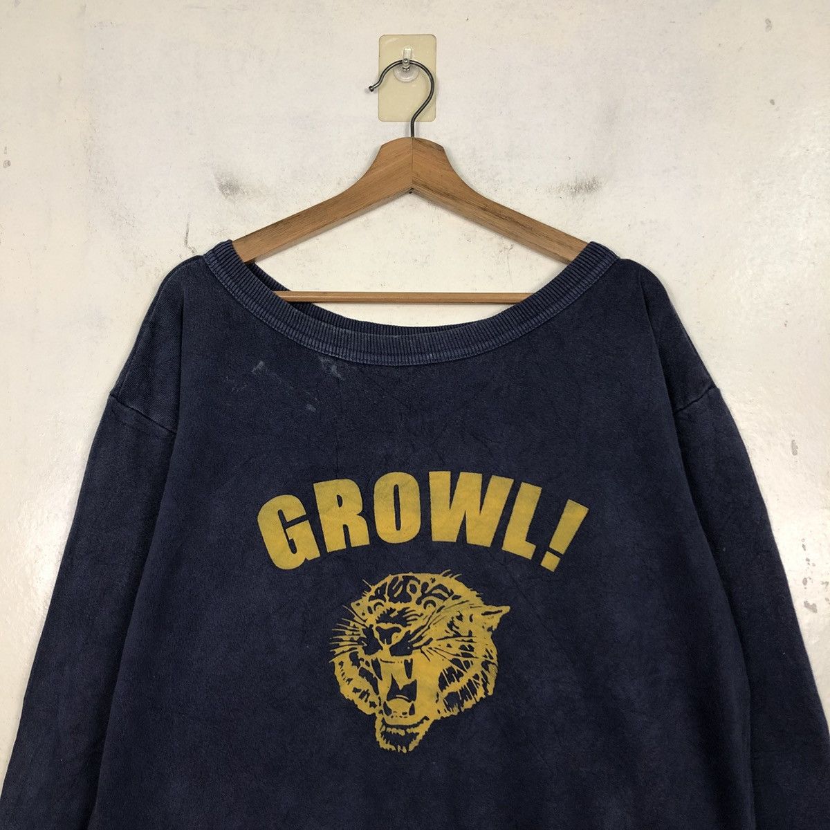 Japanese Brand 📌Cropped Sweatshirt Growl!! Big Logo Design Size US M / EU 48-50 / 2 - 5 Thumbnail