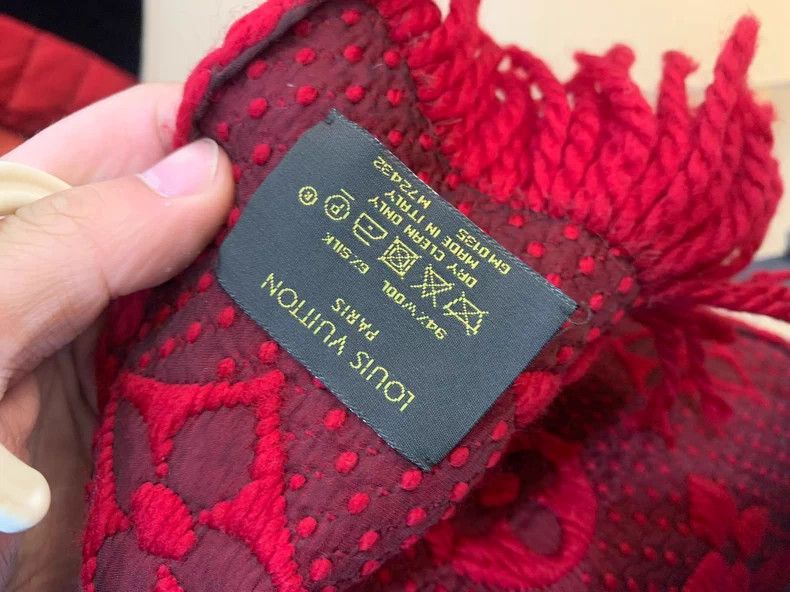 Louis Vuitton Louis Vuitton Wool and wool scarf Size ONE SIZE - 3 Thumbnail