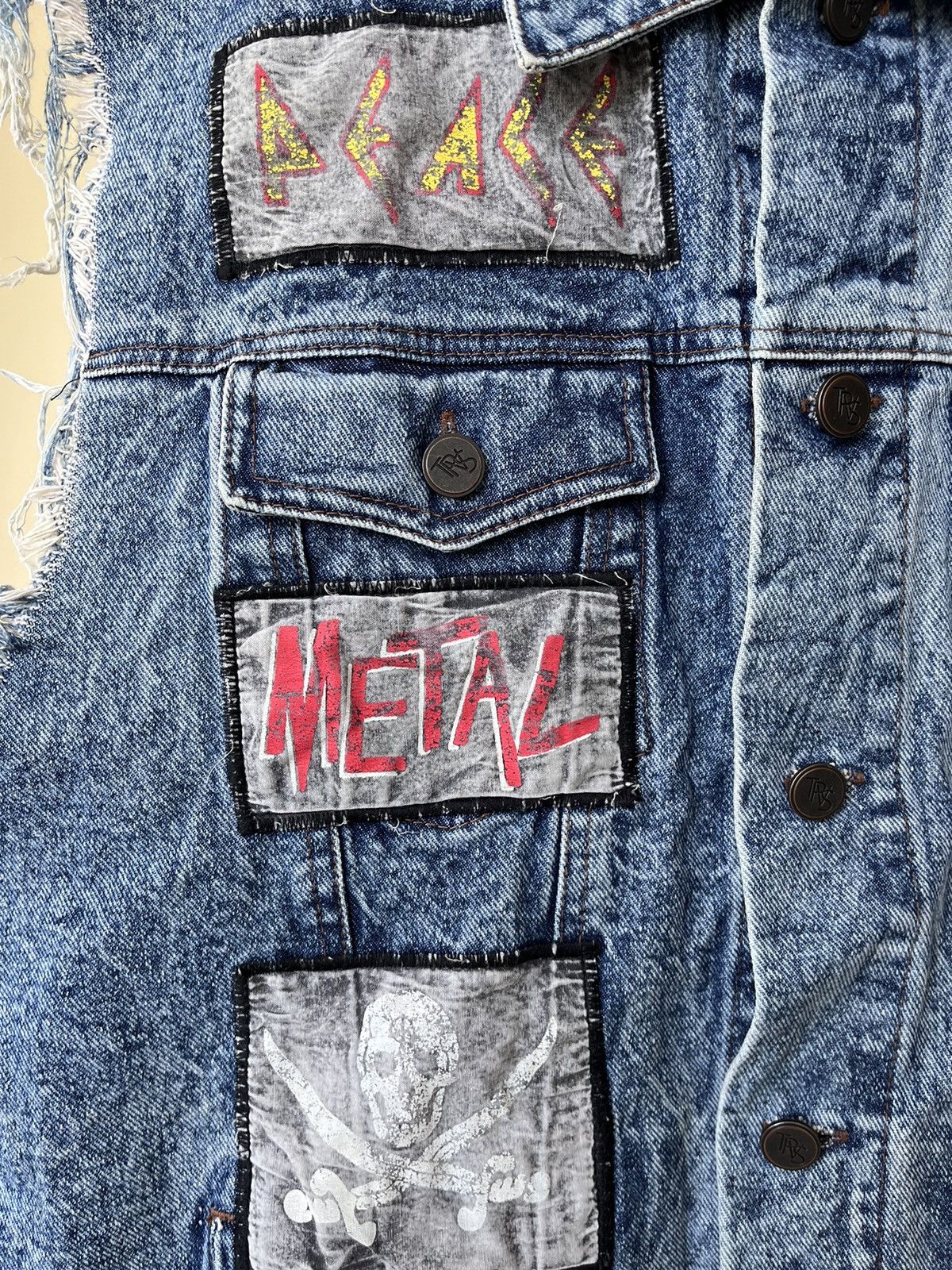 The People Vs. RARE 💎 TPVS Ragged Patches Denim Vest Size US S / EU 44-46 / 1 - 4 Thumbnail